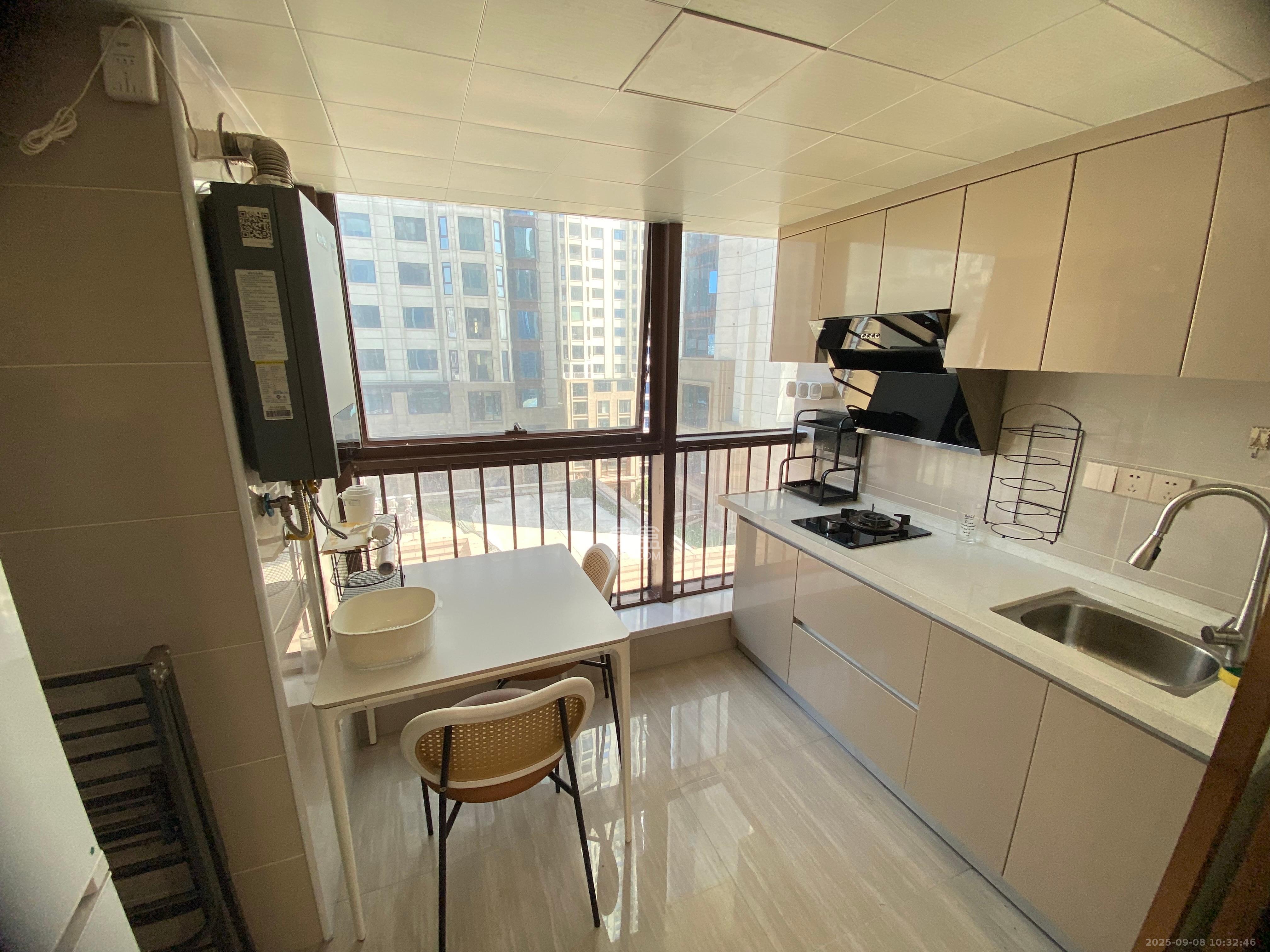 富兴时代御城  2室1厅1卫    3500.0元/月室内图