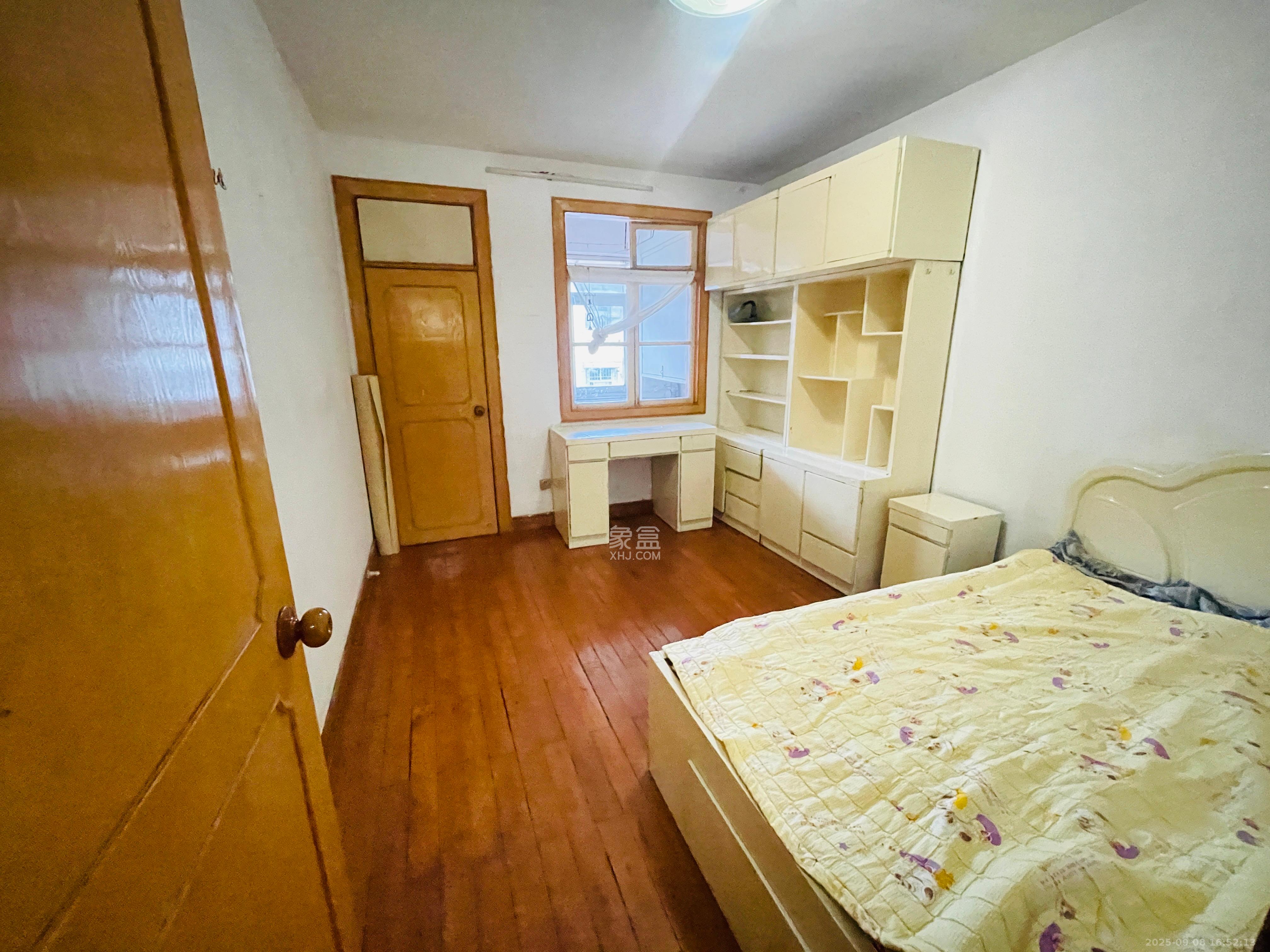 岳银小区（一二三五村）  2室2厅1卫    1600.0元/月室内图