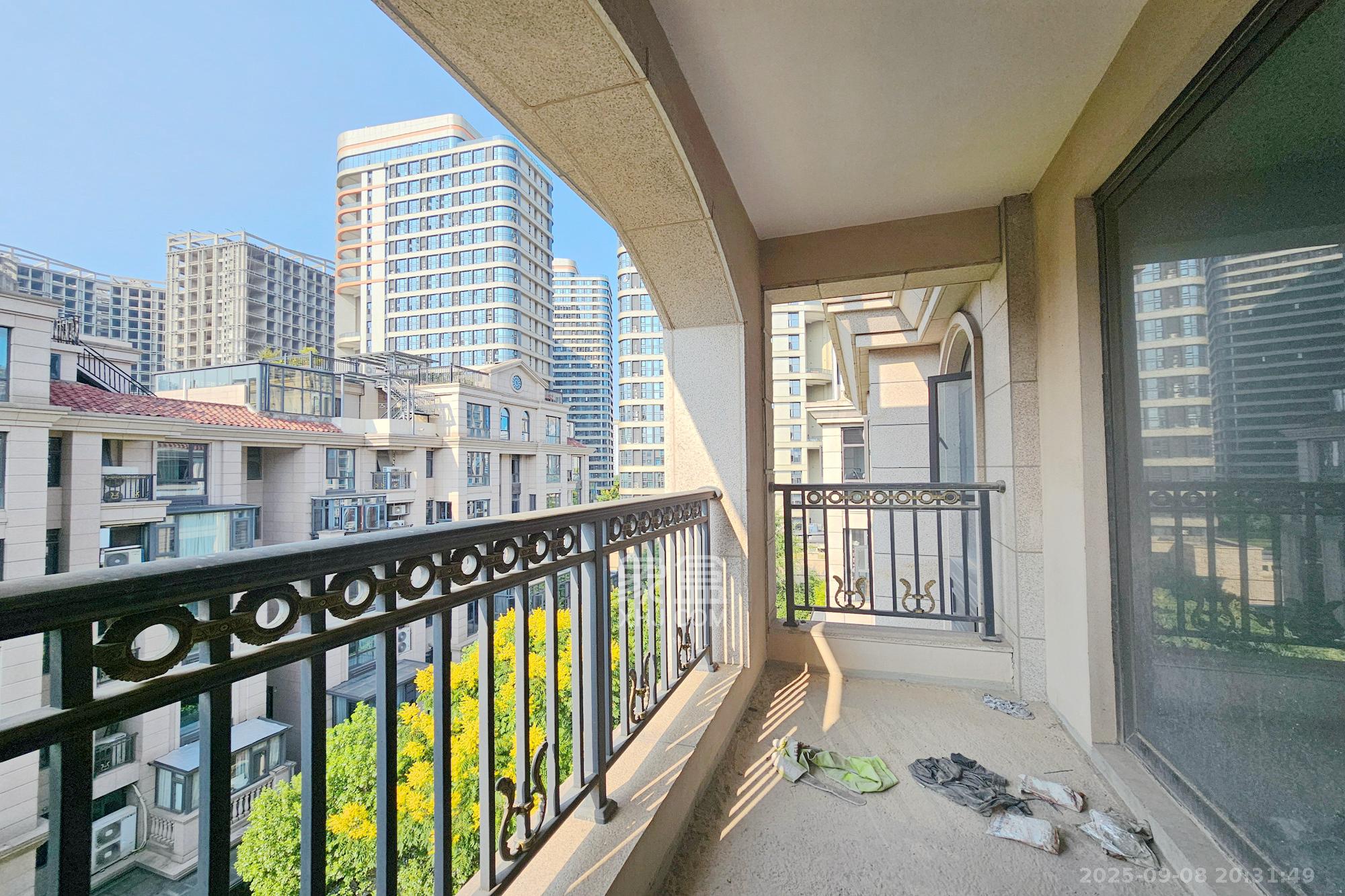 明昇壹城（明昇时代广场）一期  6室2厅4卫    388.0万其他