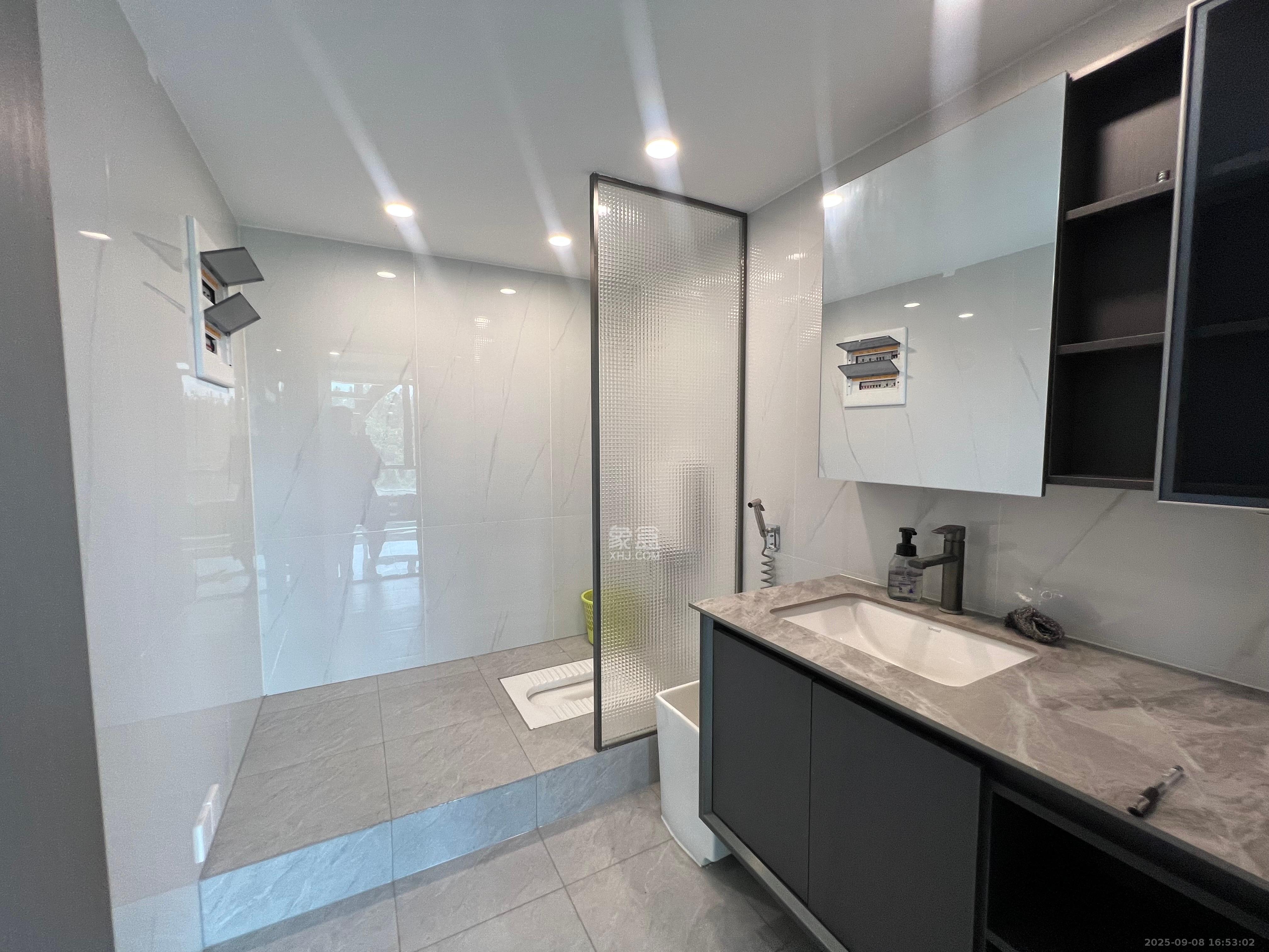 京武浪琴山三期（京武中心）  3室2厅1卫    8200.0元/月室内图