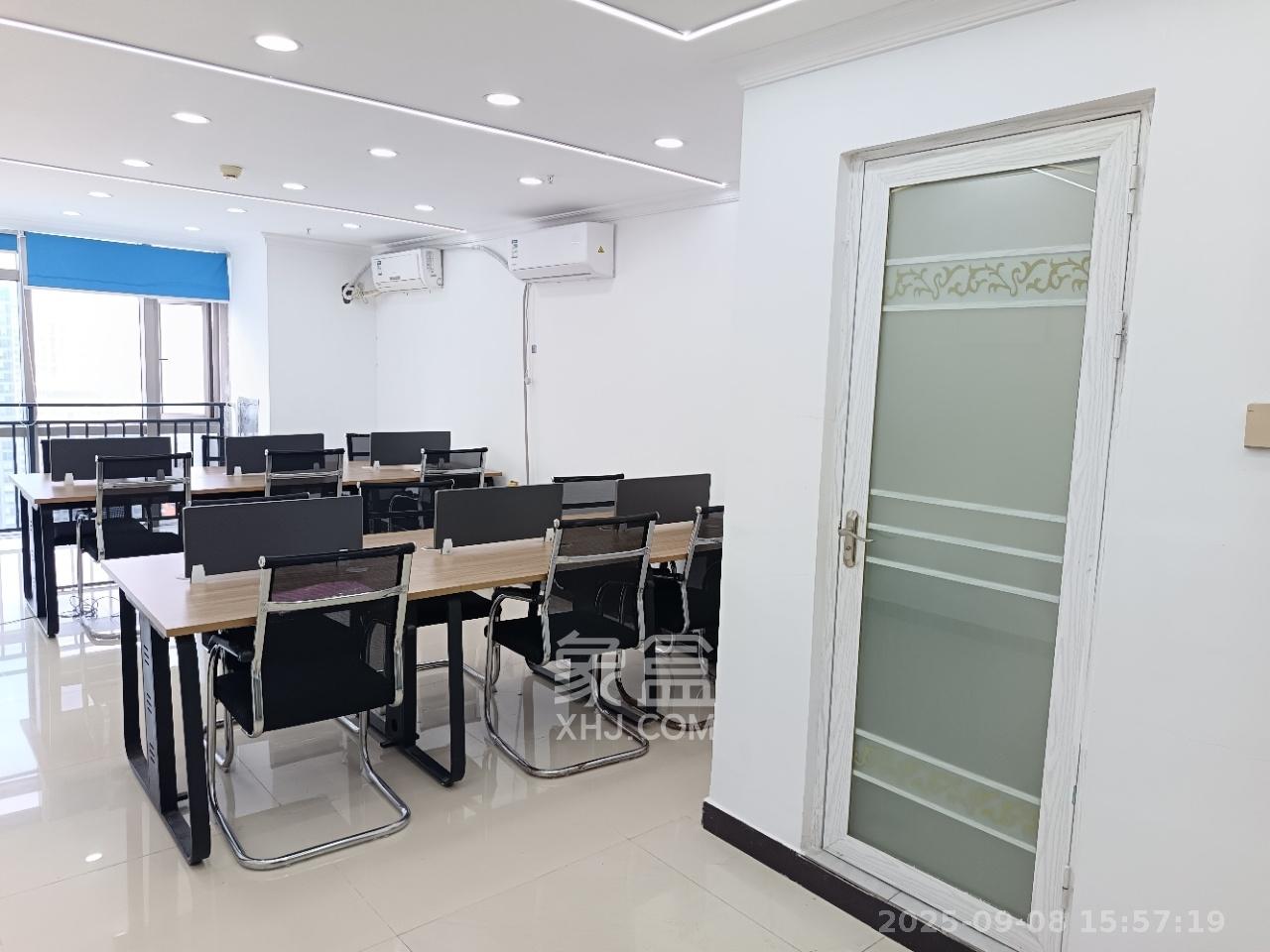 奥克斯广场 1室1厅1卫 2500.0元/月 奥克斯广场 1室1厅1卫 2500.0元/月室内图