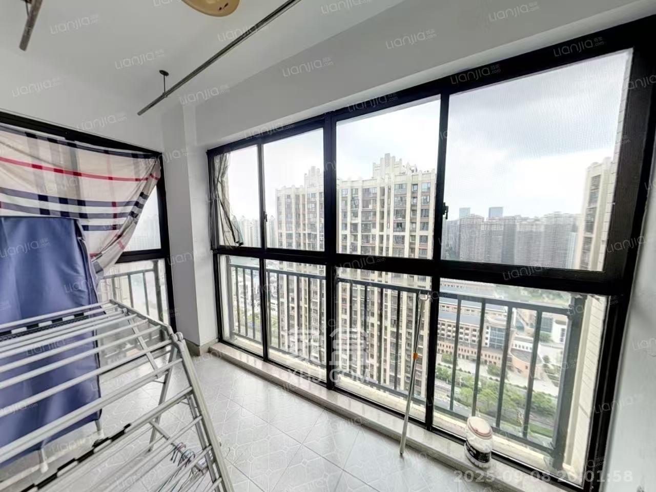 国泰九龙湾 3室2厅1卫 1900.0元/月 国泰九龙湾 3室2厅1卫 1900.0元/月室内图