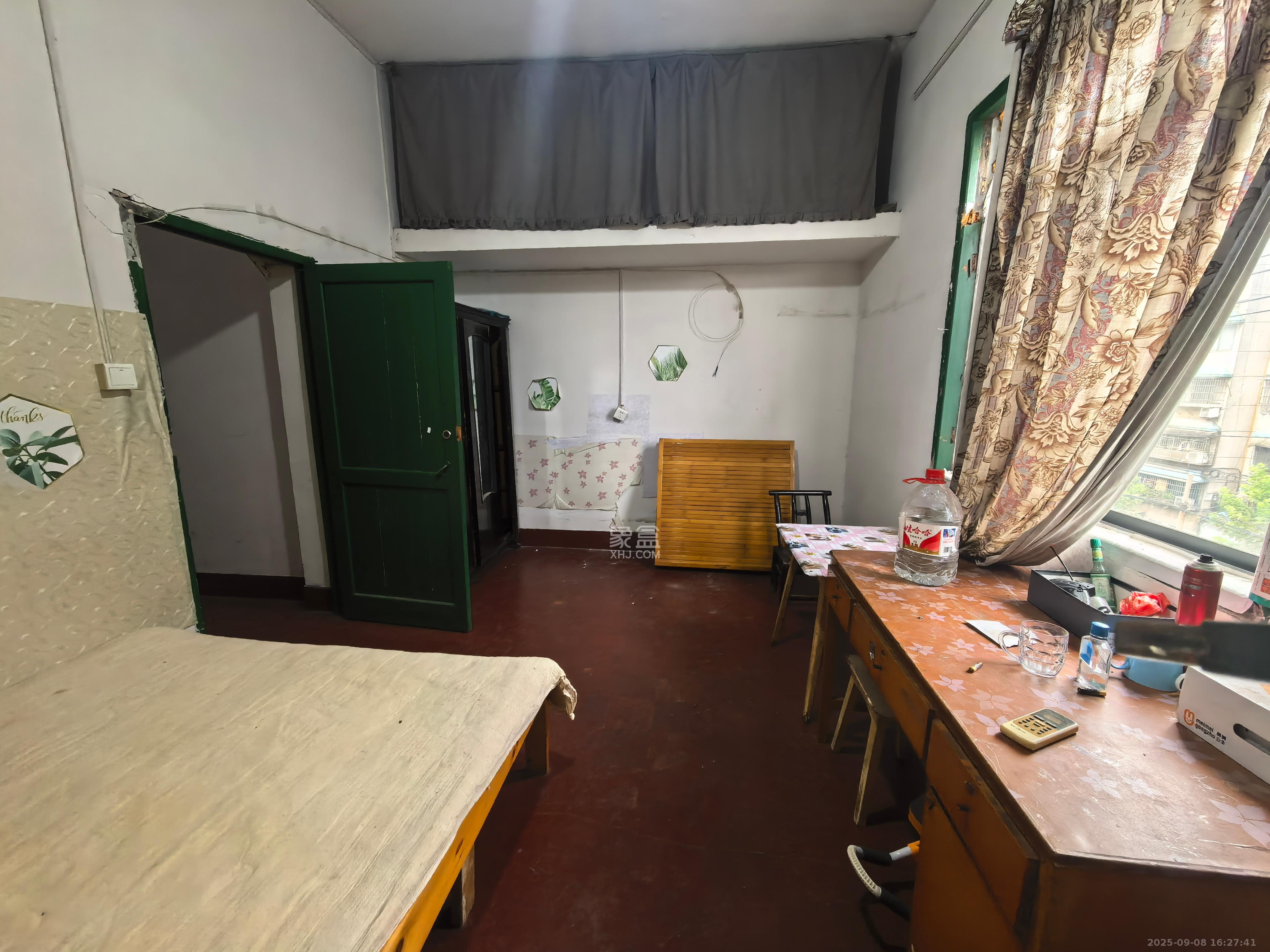 栗塘村  1室0厅0卫   5.00万客厅