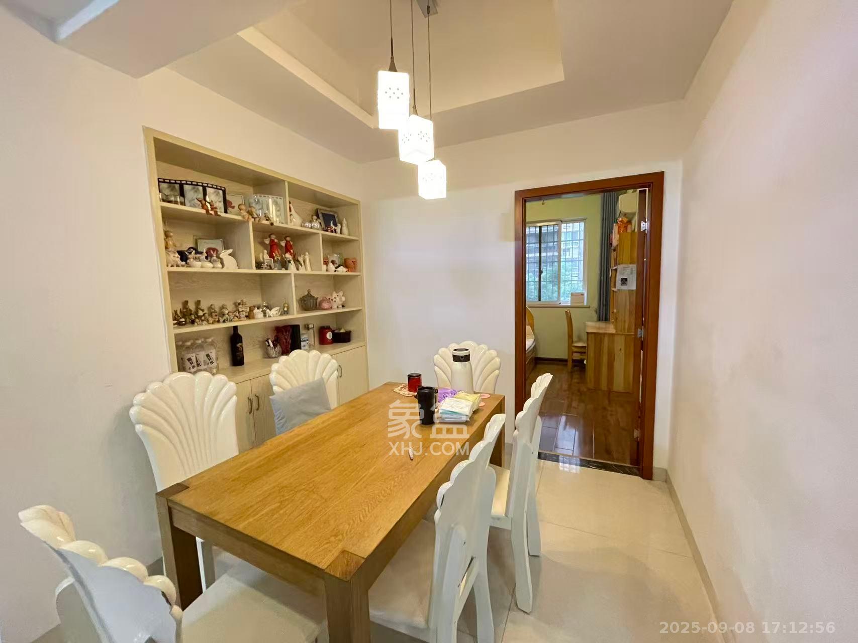 城市山水豪园(山水城市风景) 3室2厅2卫 2700.0元/月 城市山水豪园(山水城市风景) 3室2厅2卫 2700.0元/月室内图