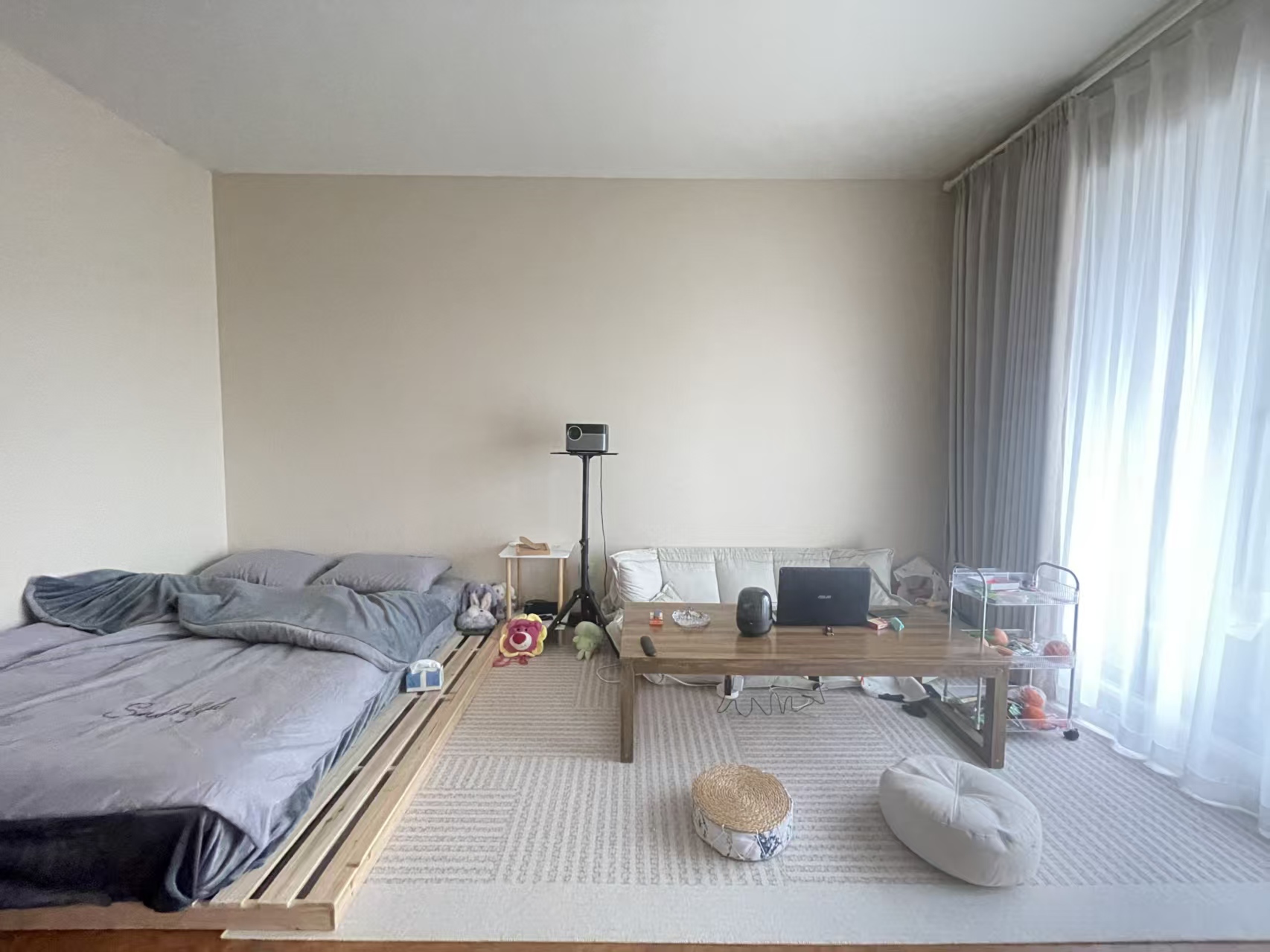 蓝色港湾  1室1厅1卫   1200.00元/月室内图