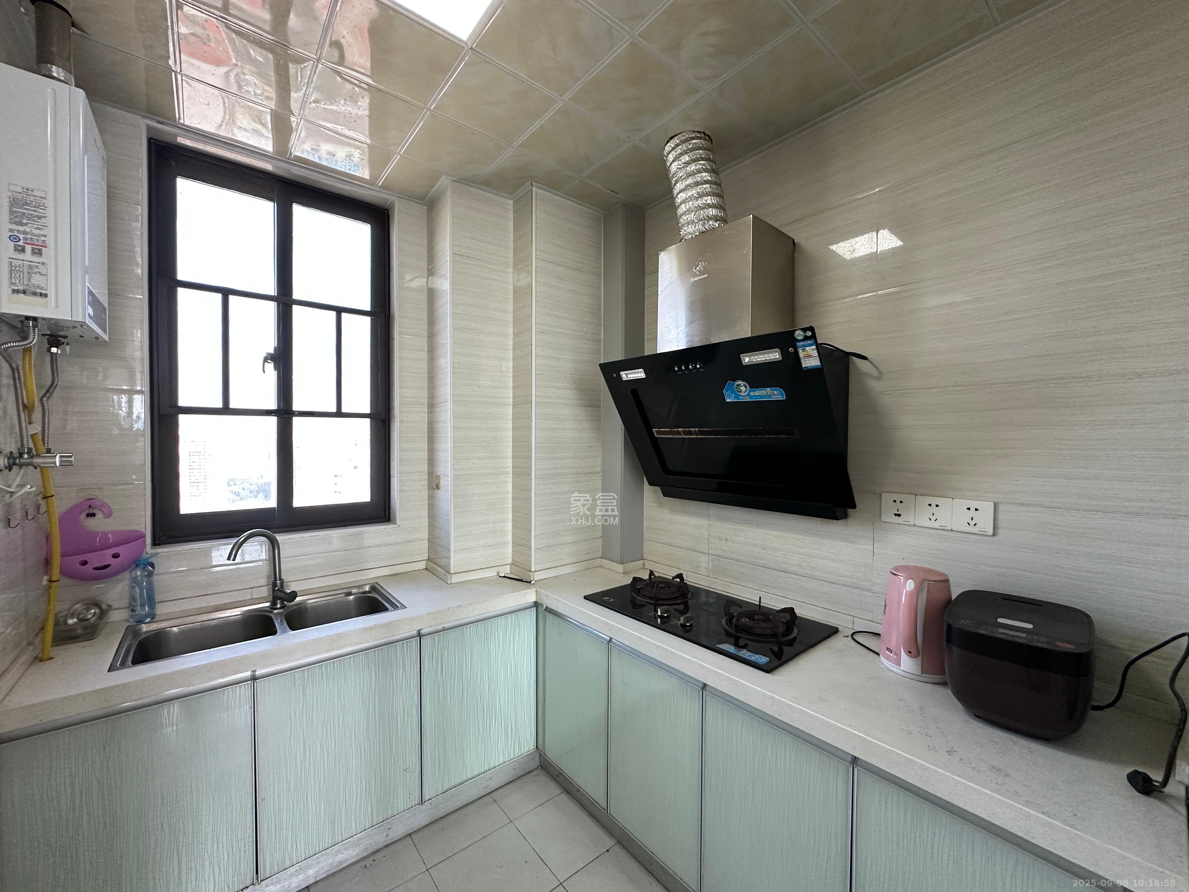 正旺国际铭城(正旺U公馆)  3室2厅1卫    2700.0元/月 正旺国际铭城(正旺U公馆)  3室2厅1卫    2700.0元/月室内图