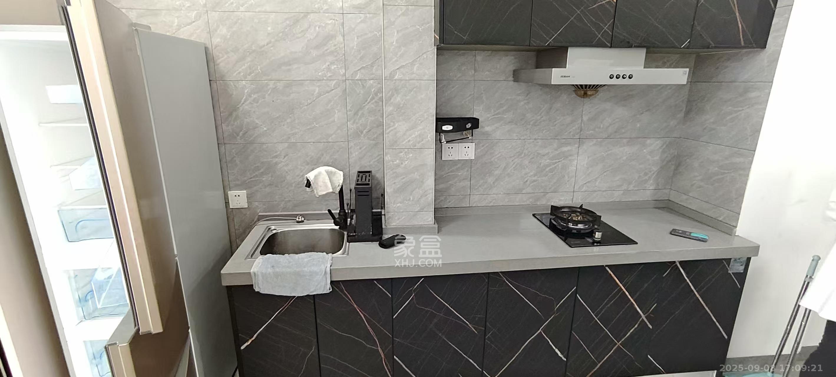 新世界广场  1室1厅1卫    1600.0元/月室内图