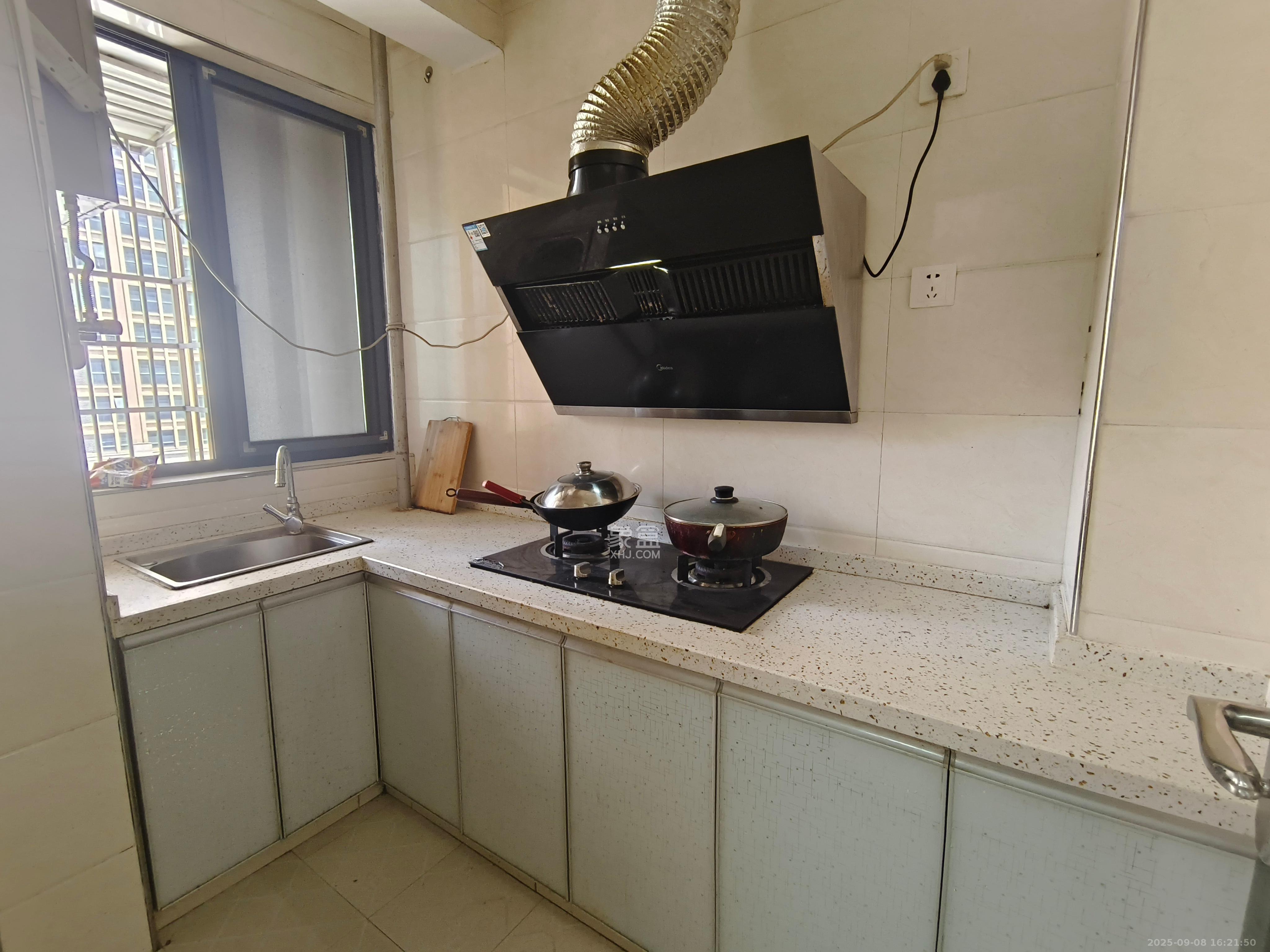 圭塘三小区  1室1厅1卫    1600.0元/月室内图