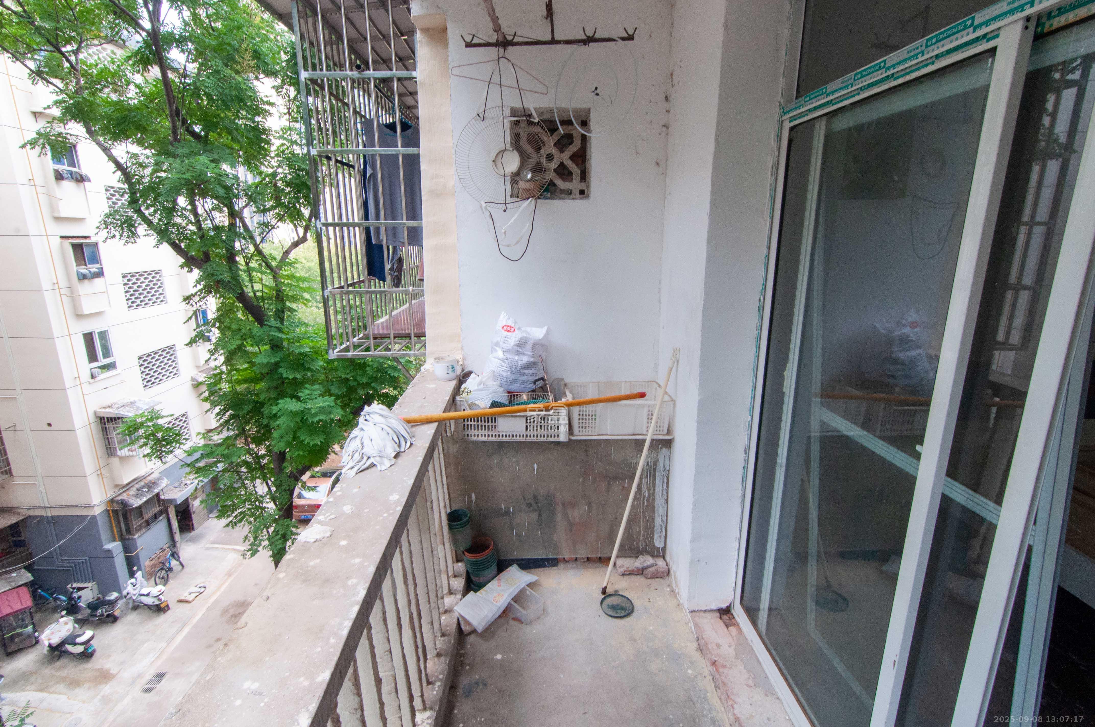 航天大院  2室2厅1卫    40.0万其他