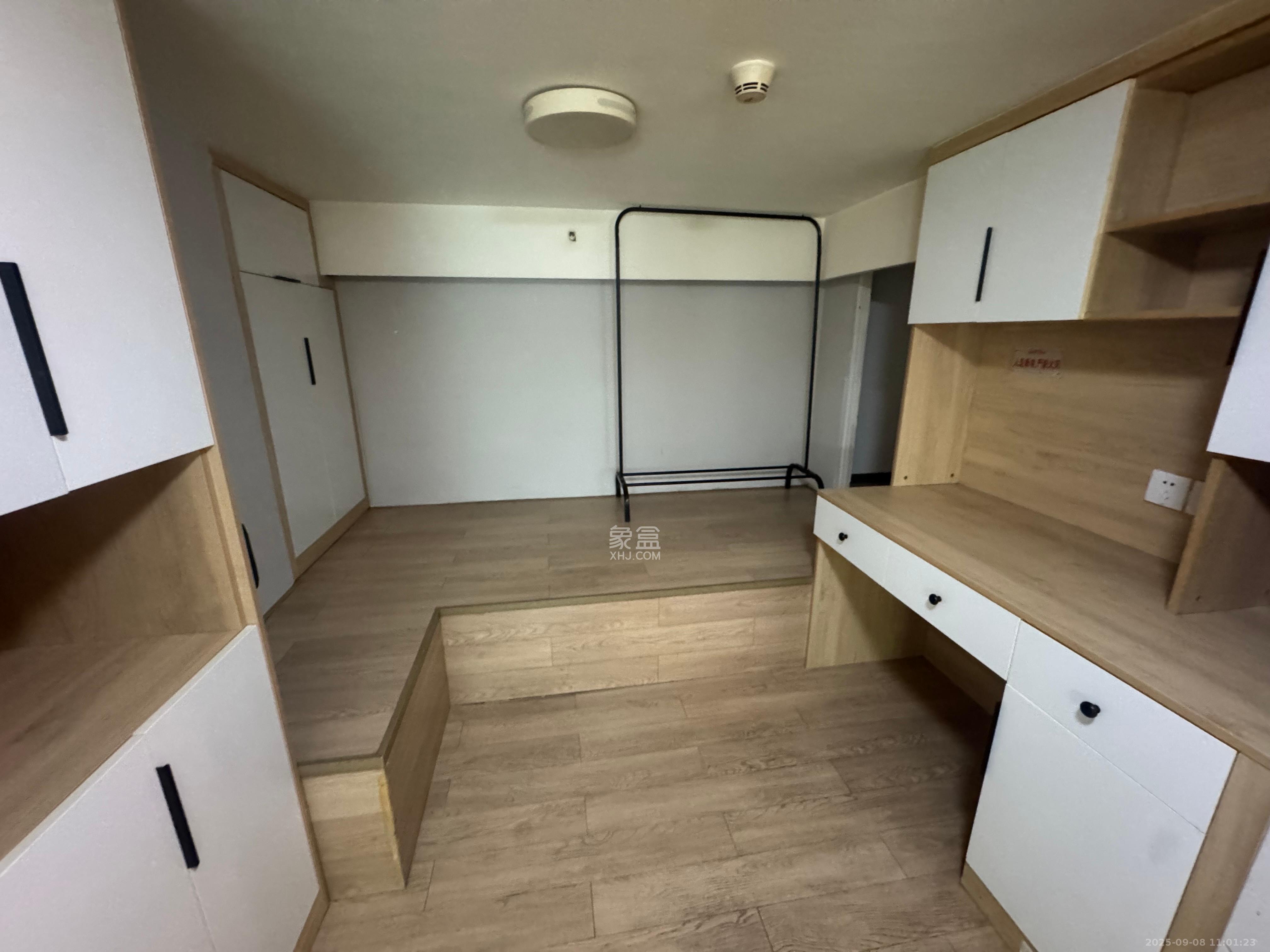 时代年华 3室2厅2卫 1600.0元/月 时代年华 3室2厅2卫 1600.0元/月室内图