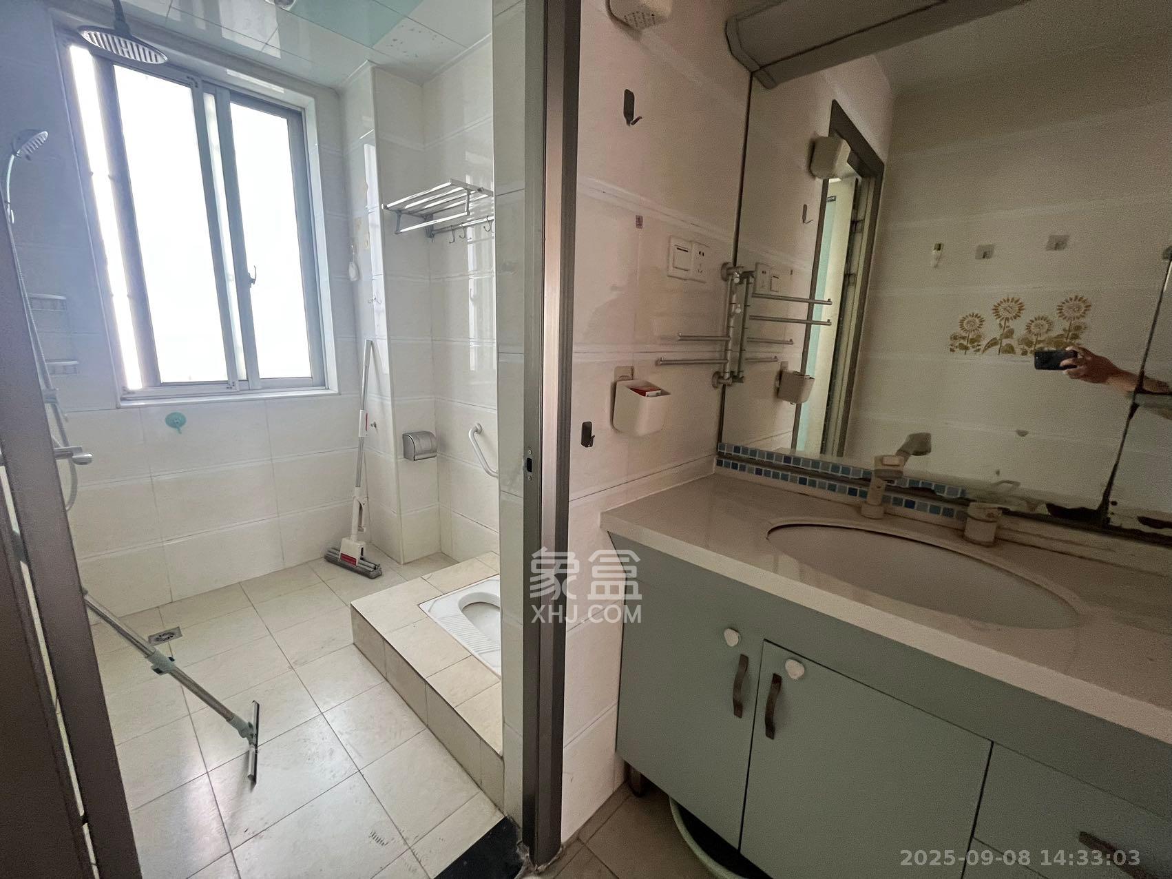 华雅花园  3室2厅2卫    2800.0元/月室内图