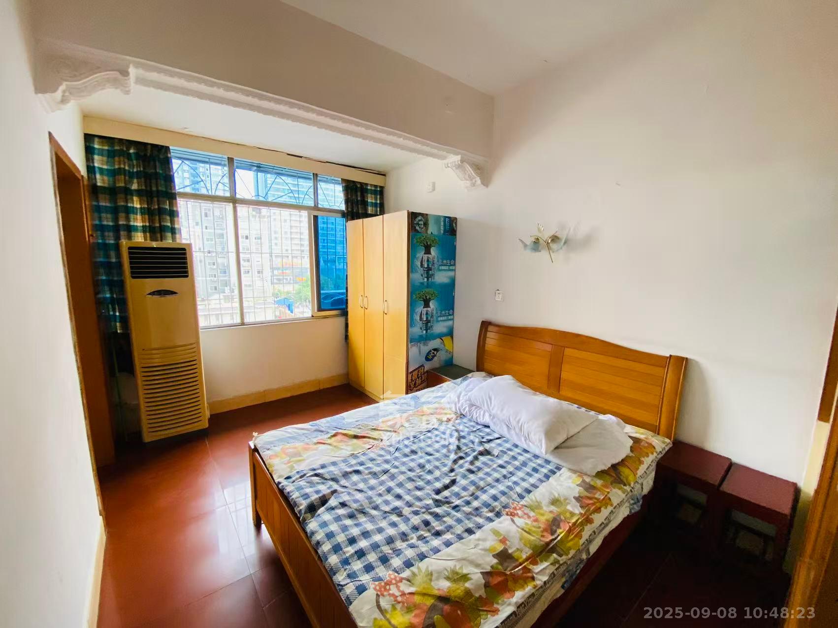 西牌楼社区 2室1厅1卫 1200.0元/月 西牌楼社区 2室1厅1卫 1200.0元/月室内图