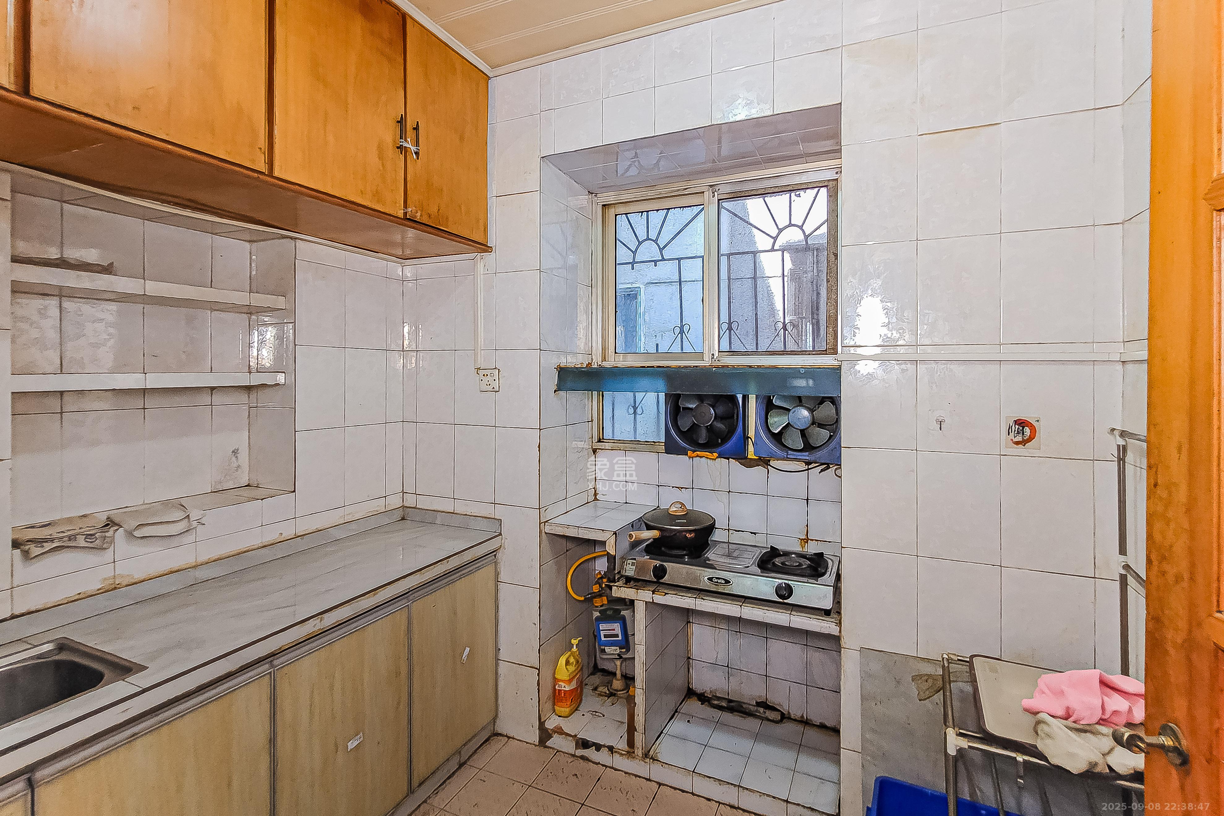 长郡花园  2室1厅1卫    73.0万 长郡花园  2室1厅1卫    73.0万厨房