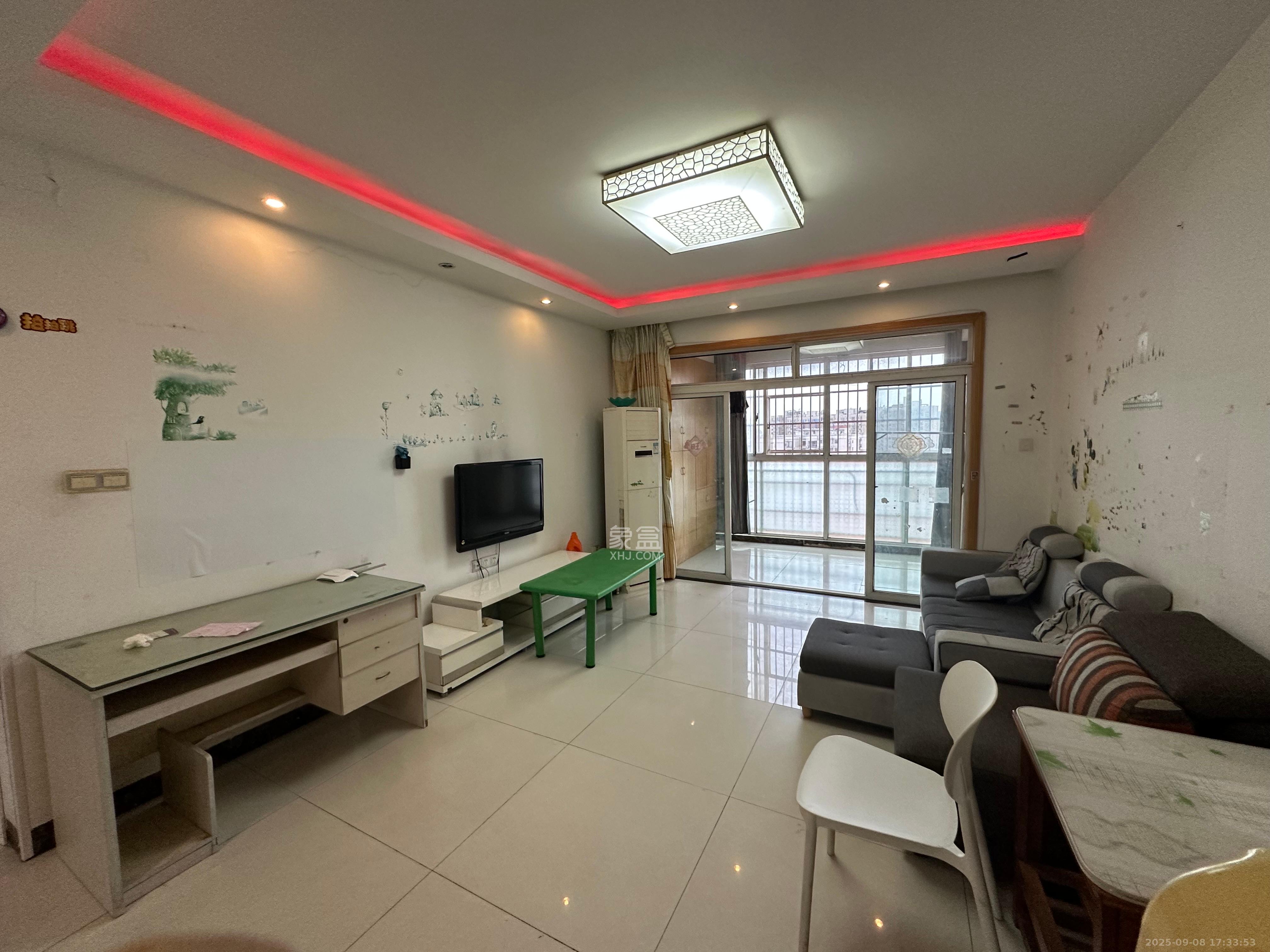 紫晶城 3室2厅1卫 1700.0元/月 紫晶城 3室2厅1卫 1700.0元/月室内图