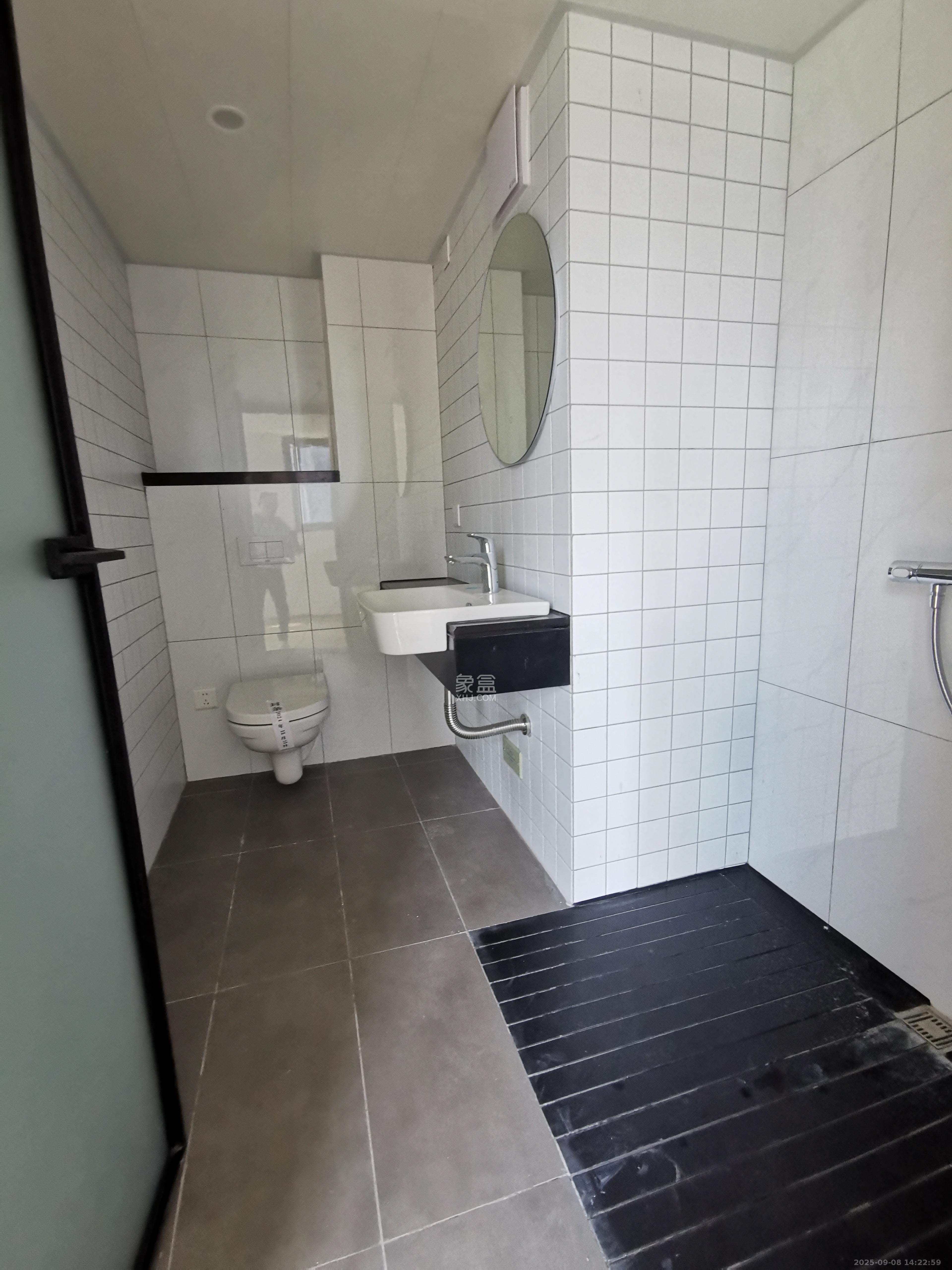 卓伯根1900  2室1厅2卫    2500.0元/月室内图