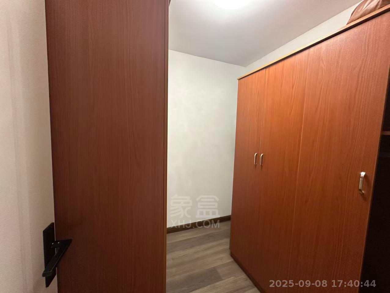 春藤小镇 3室2厅2卫 1600.0元/月 春藤小镇 3室2厅2卫 1600.0元/月室内图