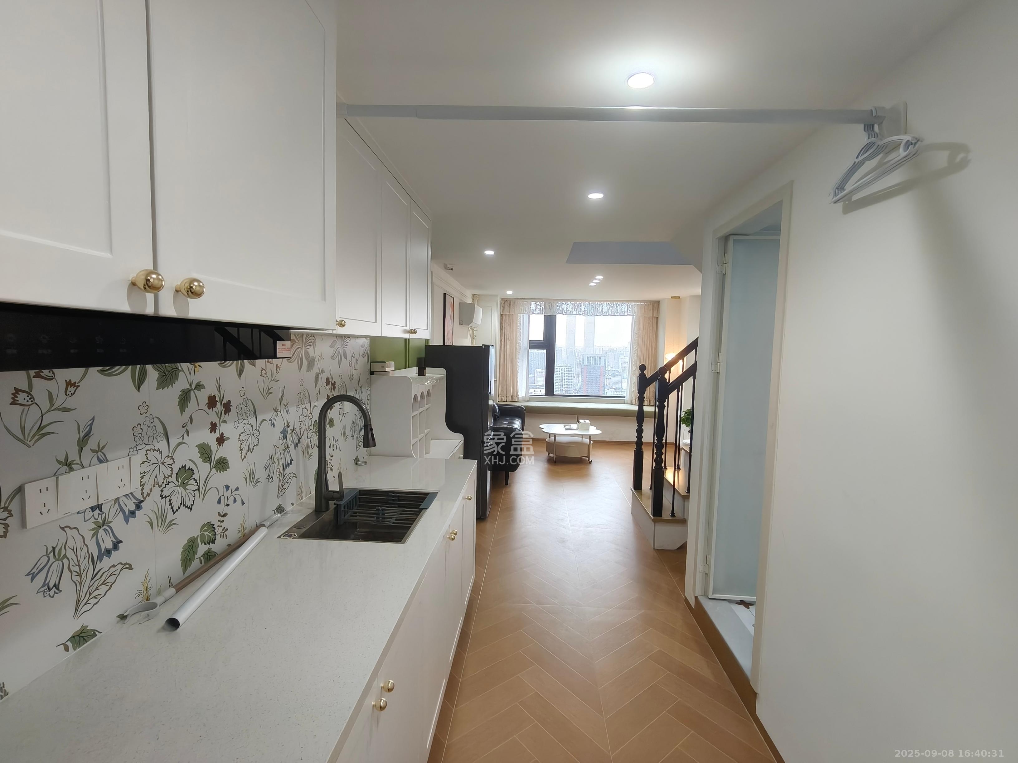 建发养云 1室0厅0卫 2600.0元/月 建发养云 1室0厅0卫 2600.0元/月室内图