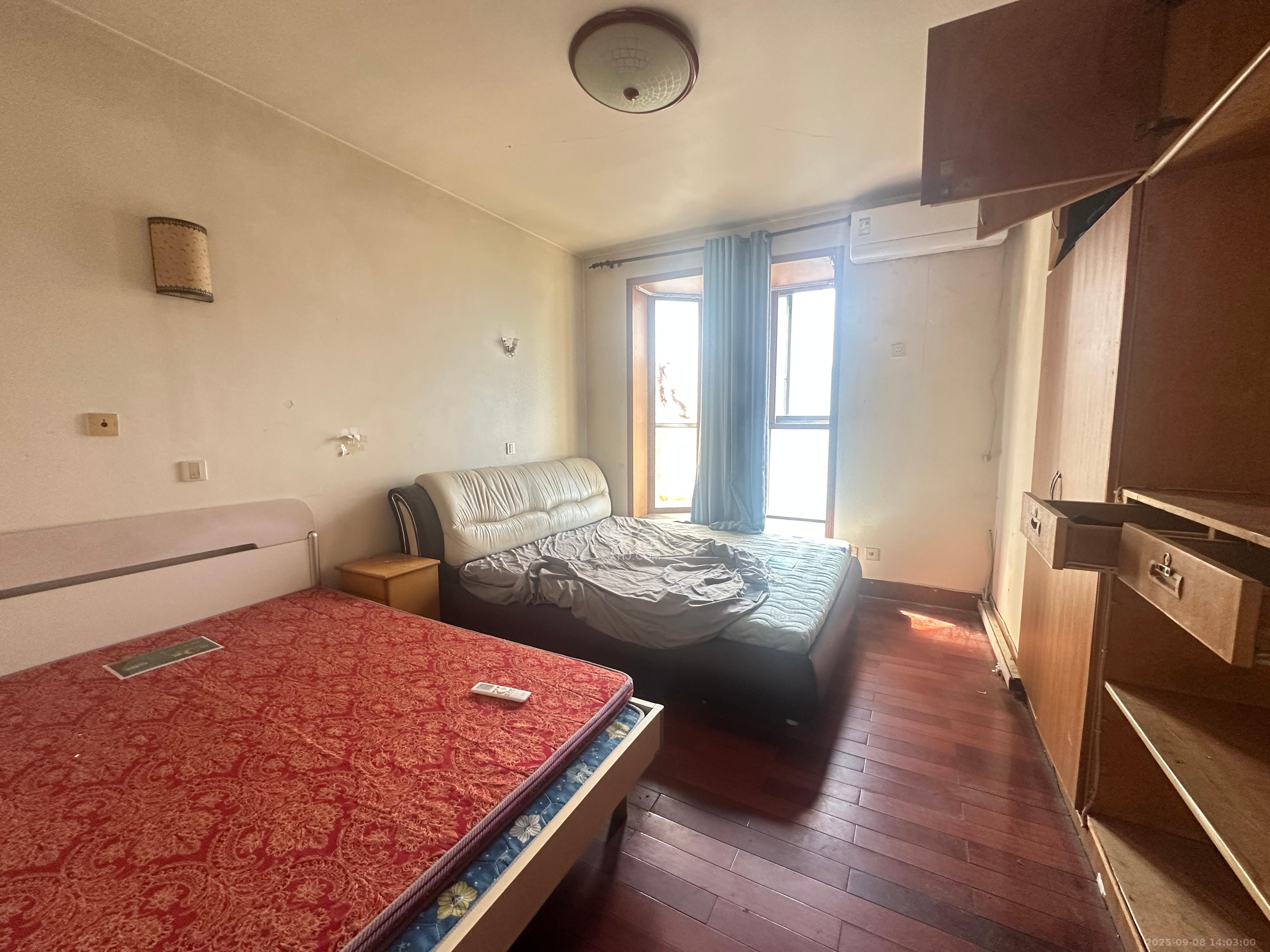 星电花园  4室2厅1卫    3200.0元/月 星电花园  4室2厅1卫    3200.0元/月室内图