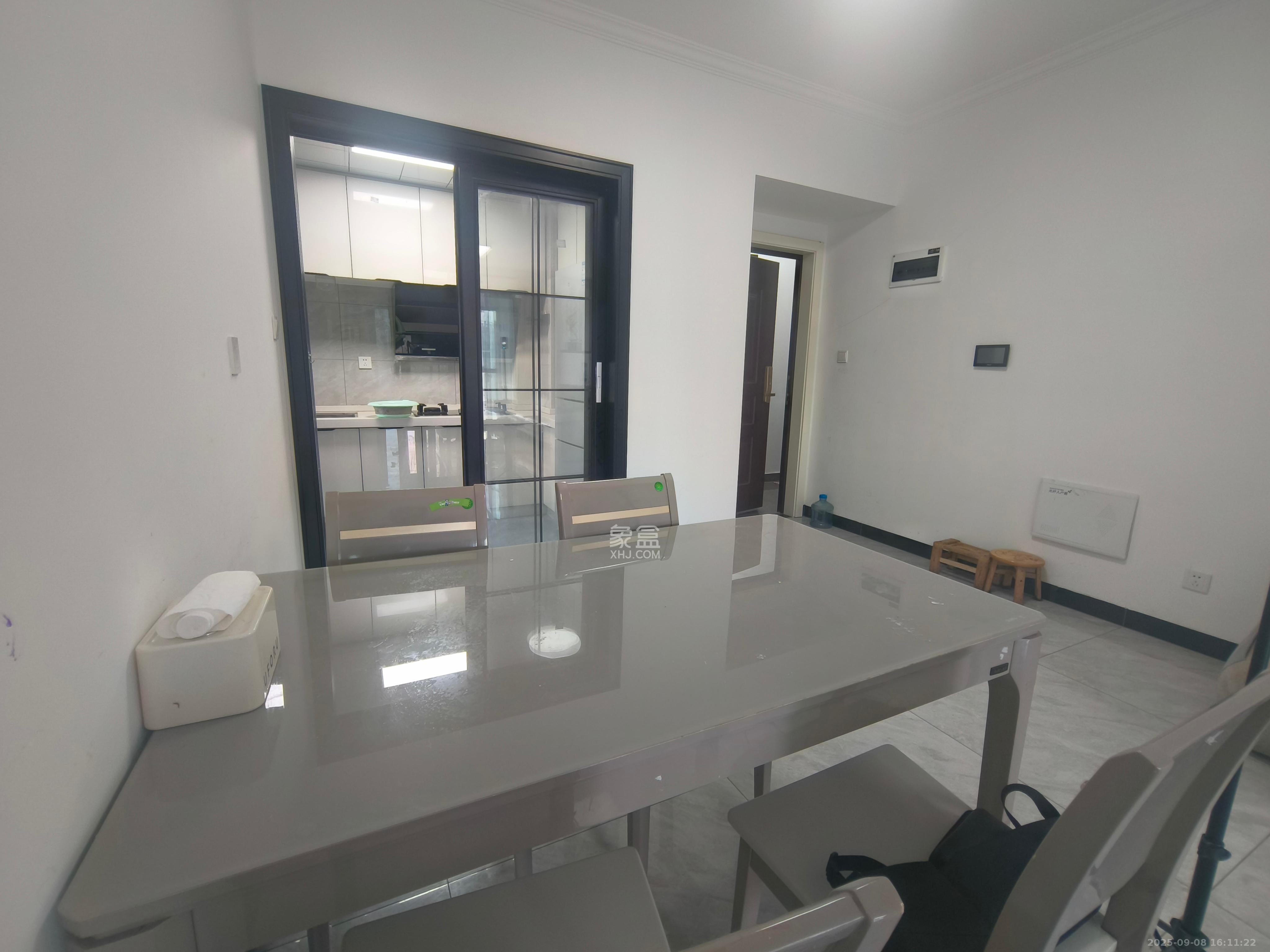 长房东旭国际 3室2厅2卫 3200.0元/月 长房东旭国际 3室2厅2卫 3200.0元/月室内图