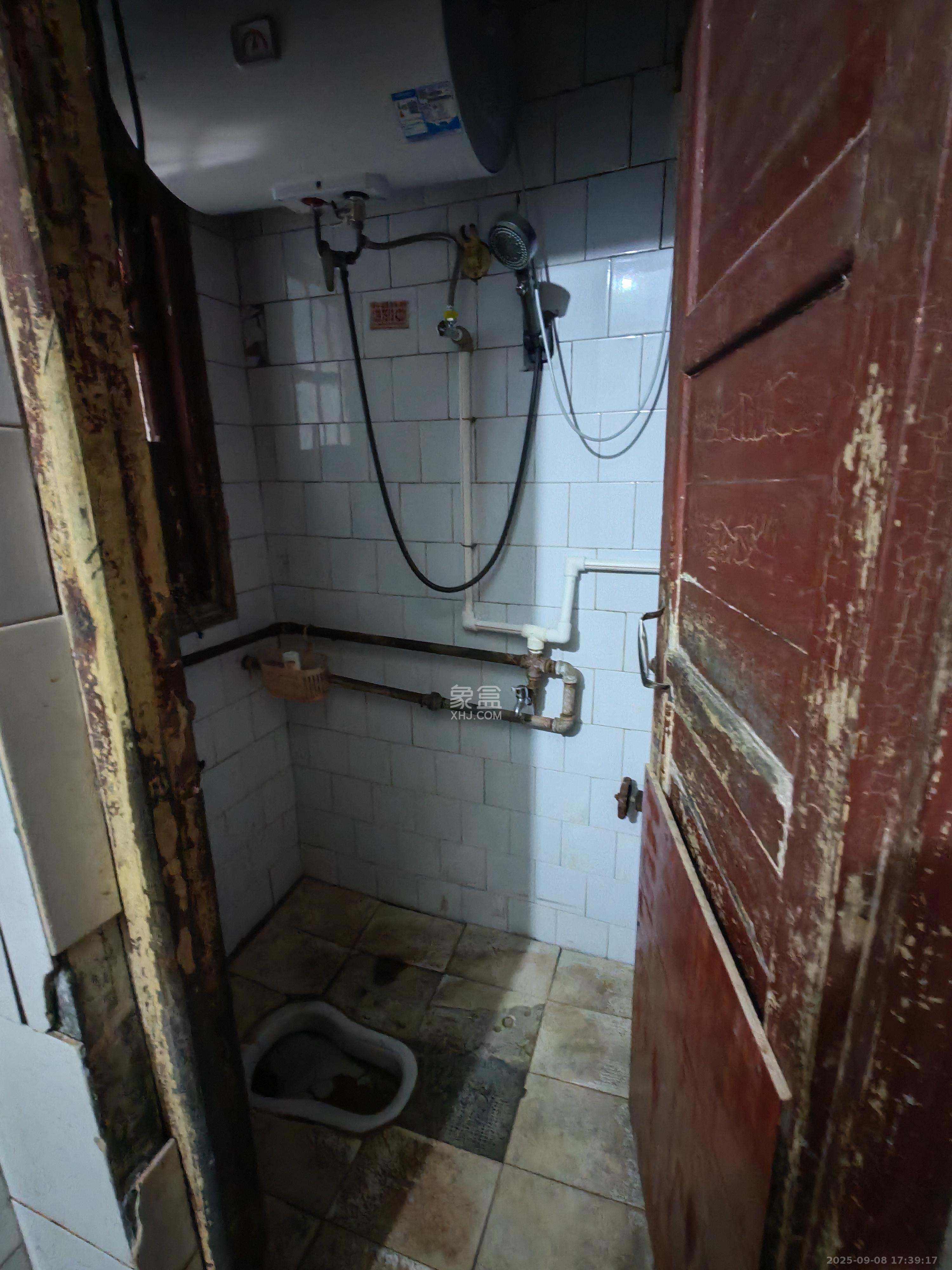 牛婆塘社区  2室1厅1卫    1000.0元/月 牛婆塘社区  2室1厅1卫    1000.0元/月室内图