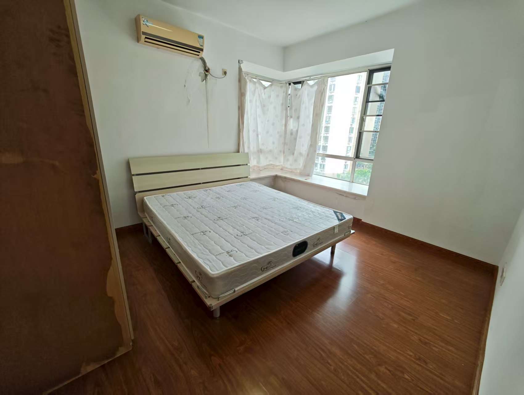 泉海好家园 2室2厅1卫 2500.0元/月 泉海好家园 2室2厅1卫 2500.0元/月室内图