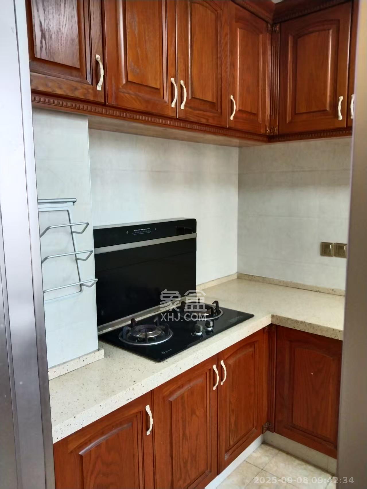 中信凯旋城（中信新城四期）  3室2厅1卫    2400.0元/月室内图