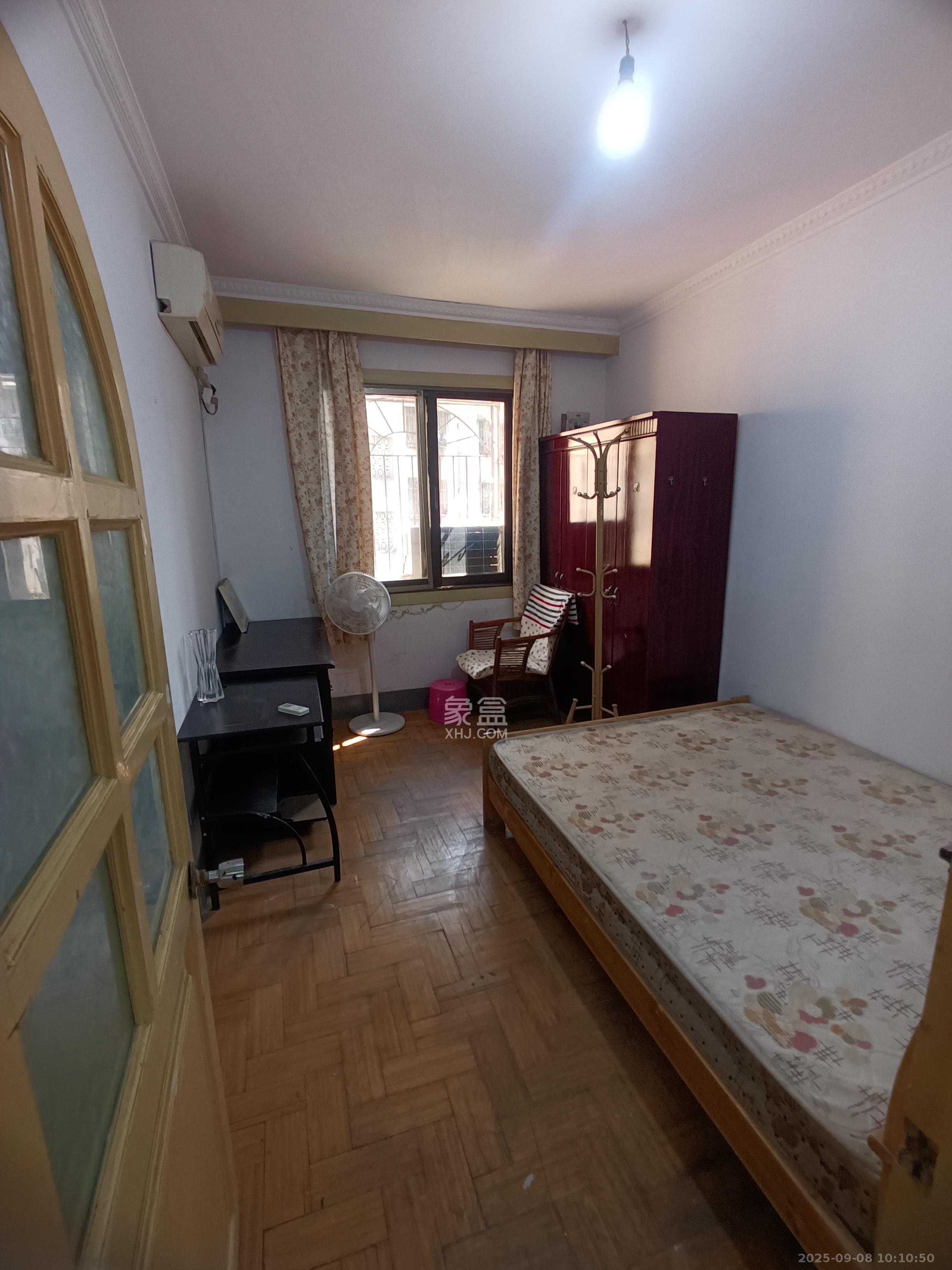 桐荫里社区  2室1厅1卫    1400.0元/月 桐荫里社区  2室1厅1卫    1400.0元/月室内图