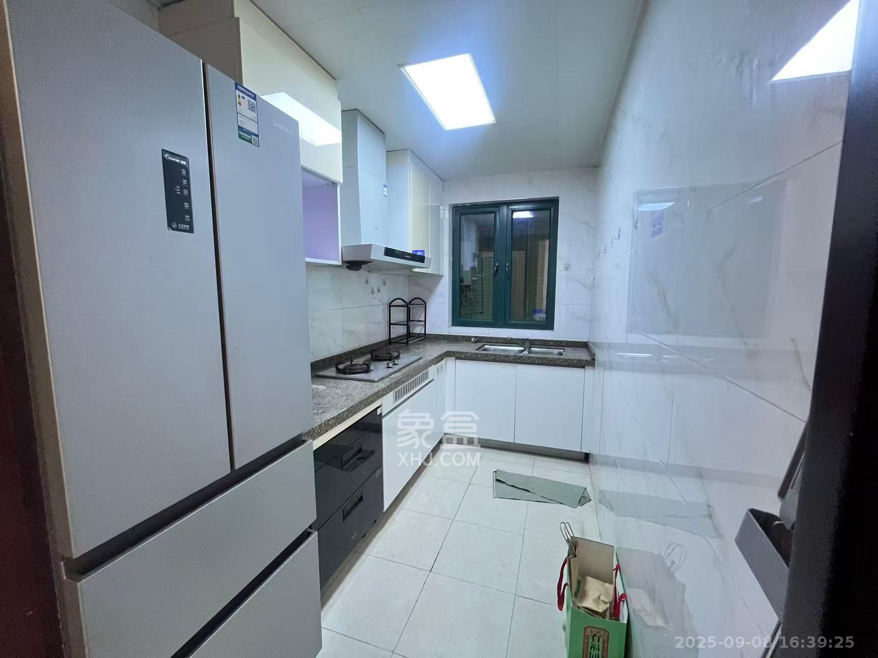 恒大雅苑  3室2厅2卫    2600.0元/月 恒大雅苑  3室2厅2卫    2600.0元/月室内图