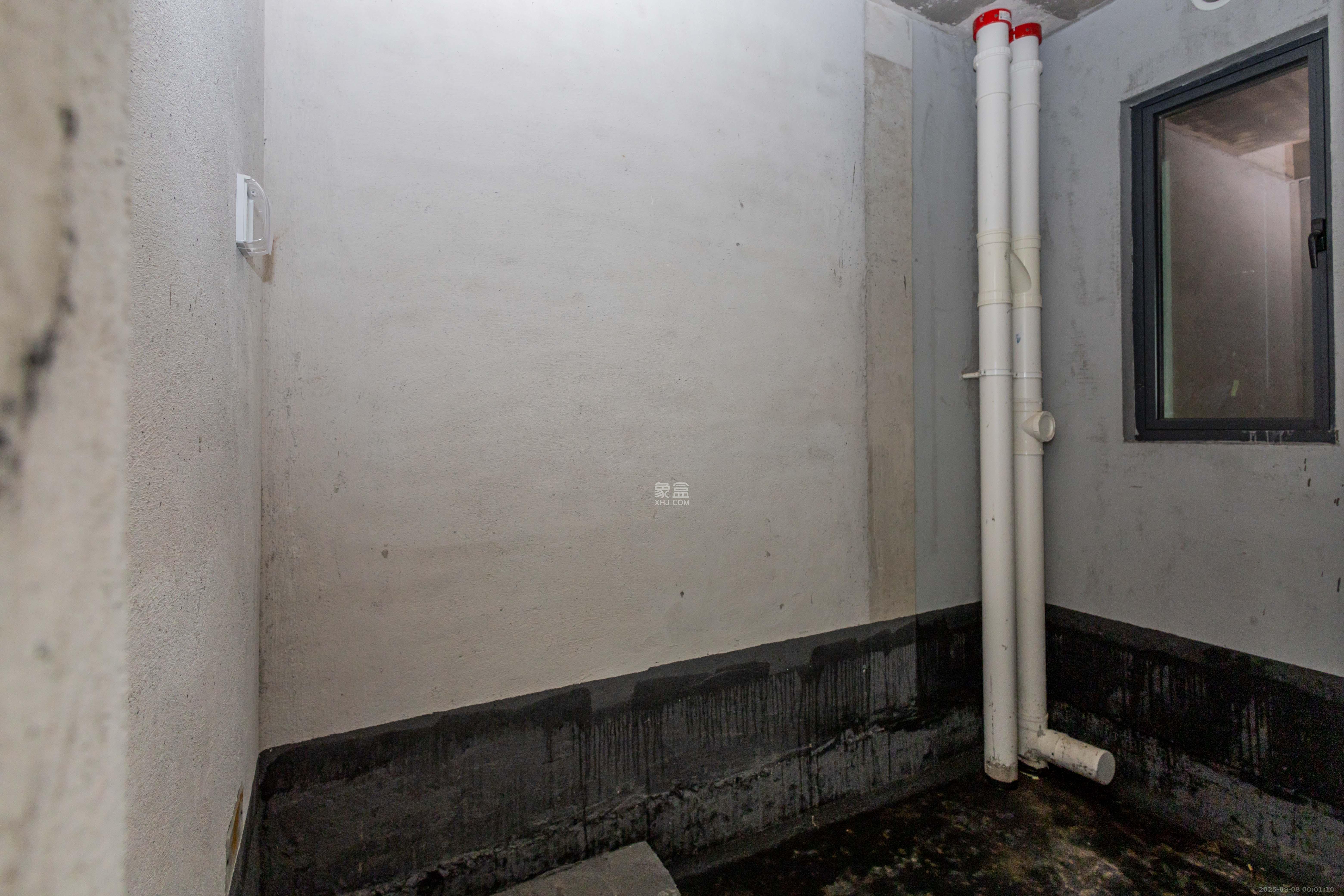 中建桃李九章  4室2厅3卫   188.00万卫生间