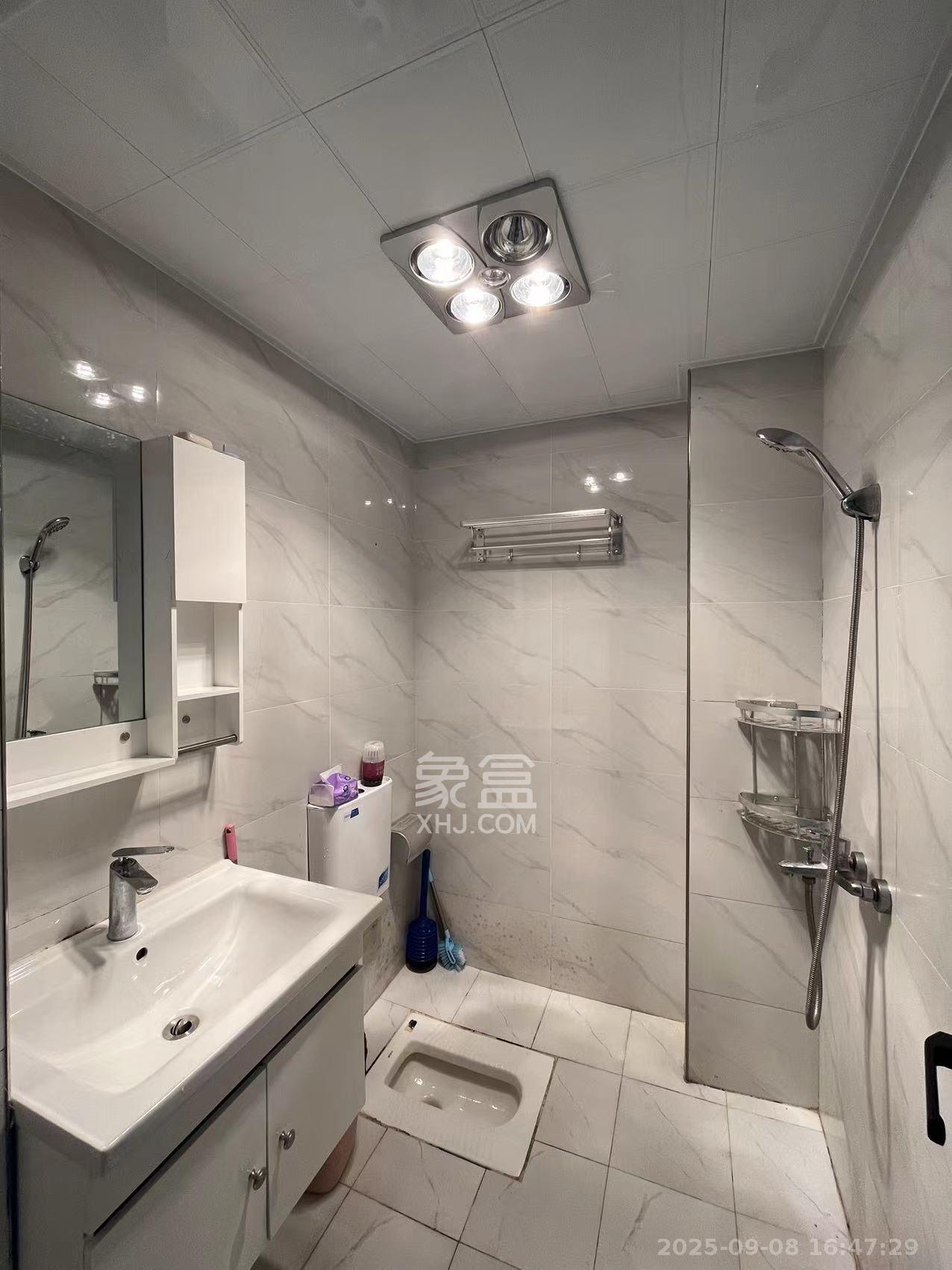 嘉雨兴园 1室1厅1卫 1800.0元/月 嘉雨兴园 1室1厅1卫 1800.0元/月室内图