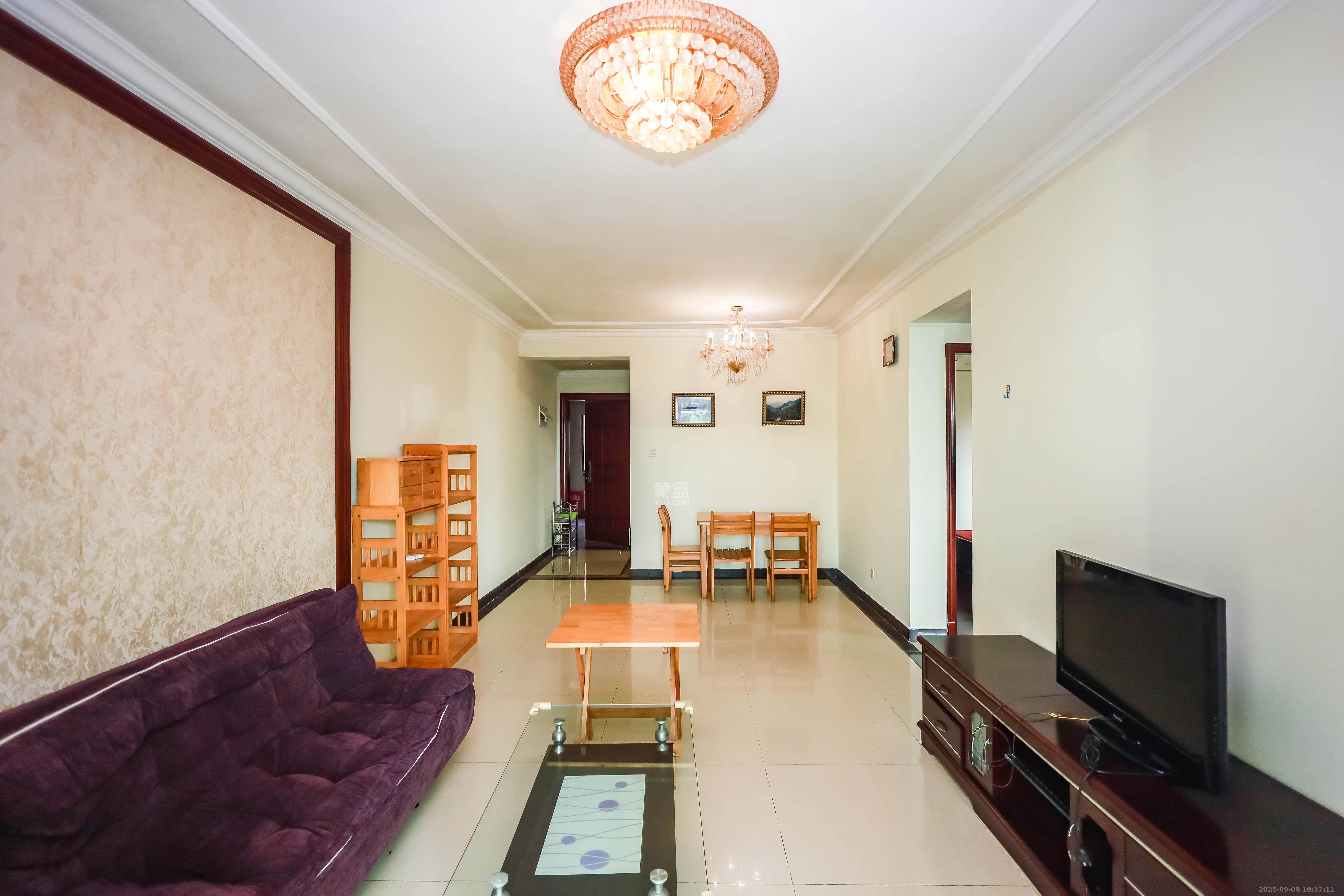 恒大华府 2室2厅1卫 120.0万 恒大华府 2室2厅1卫 120.0万客厅