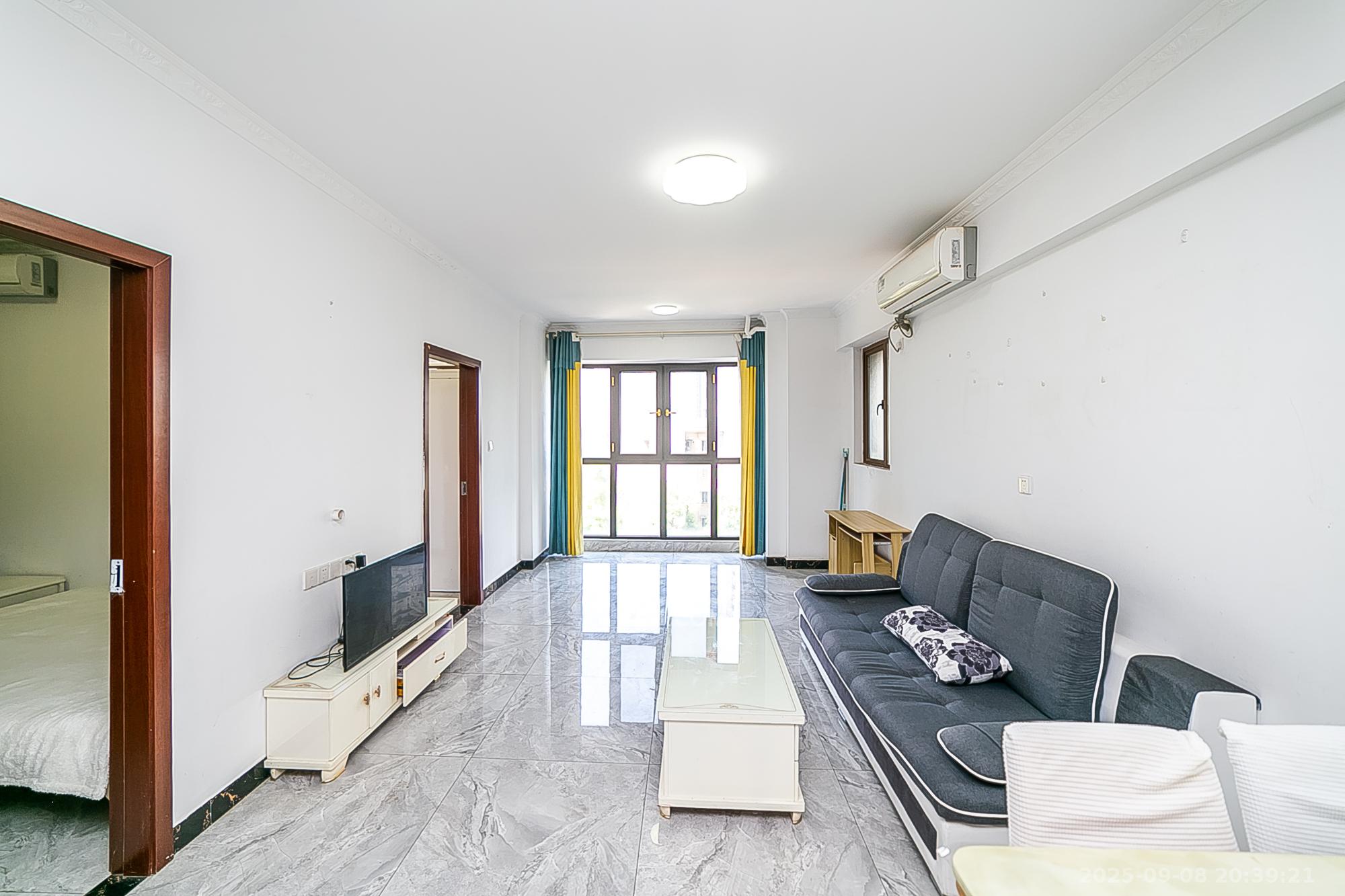 第六都(陆都小区)  2室2厅1卫    96.0万 第六都(陆都小区)  2室2厅1卫    96.0万客厅