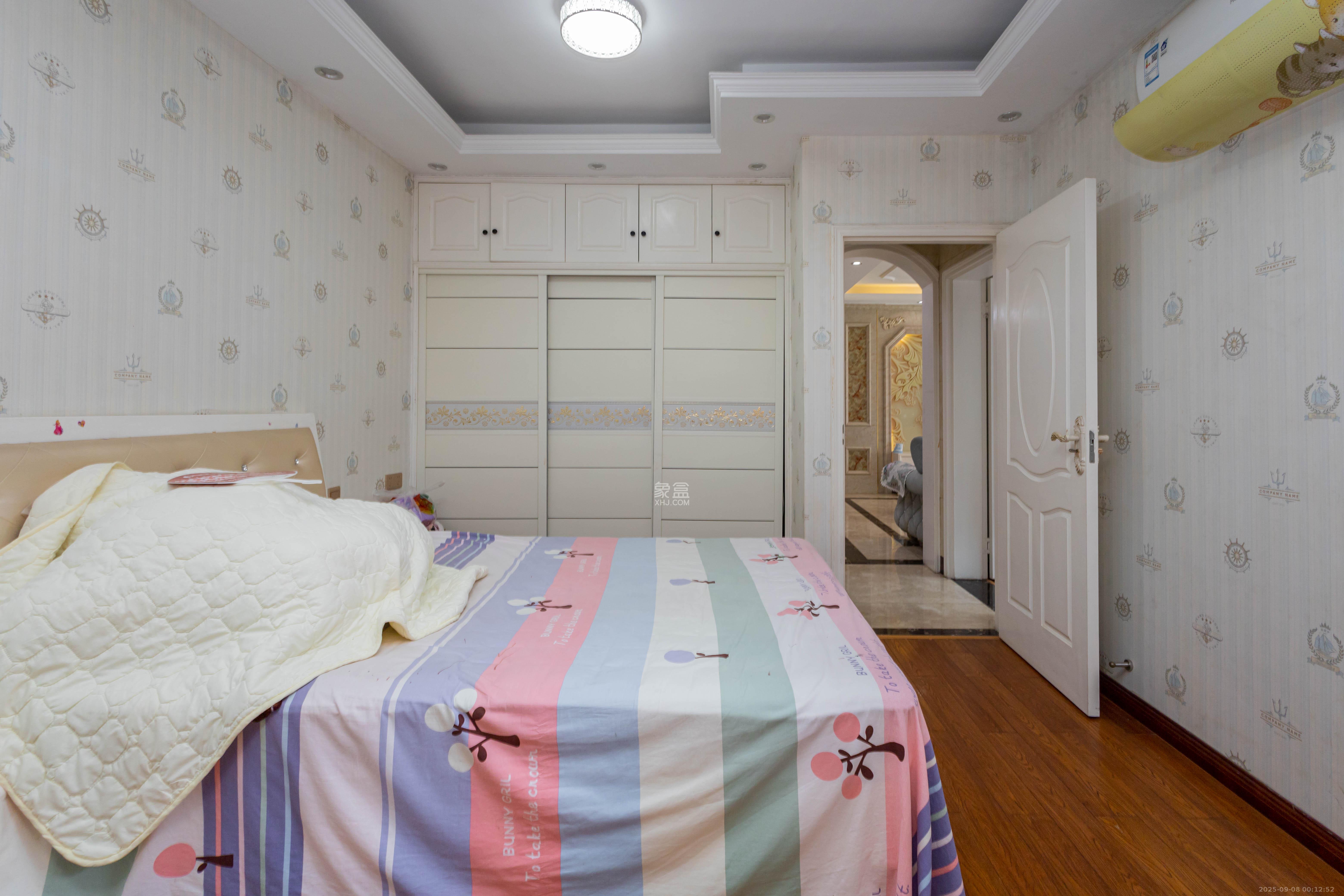 海德公园  3室2厅2卫    92.0万卧室