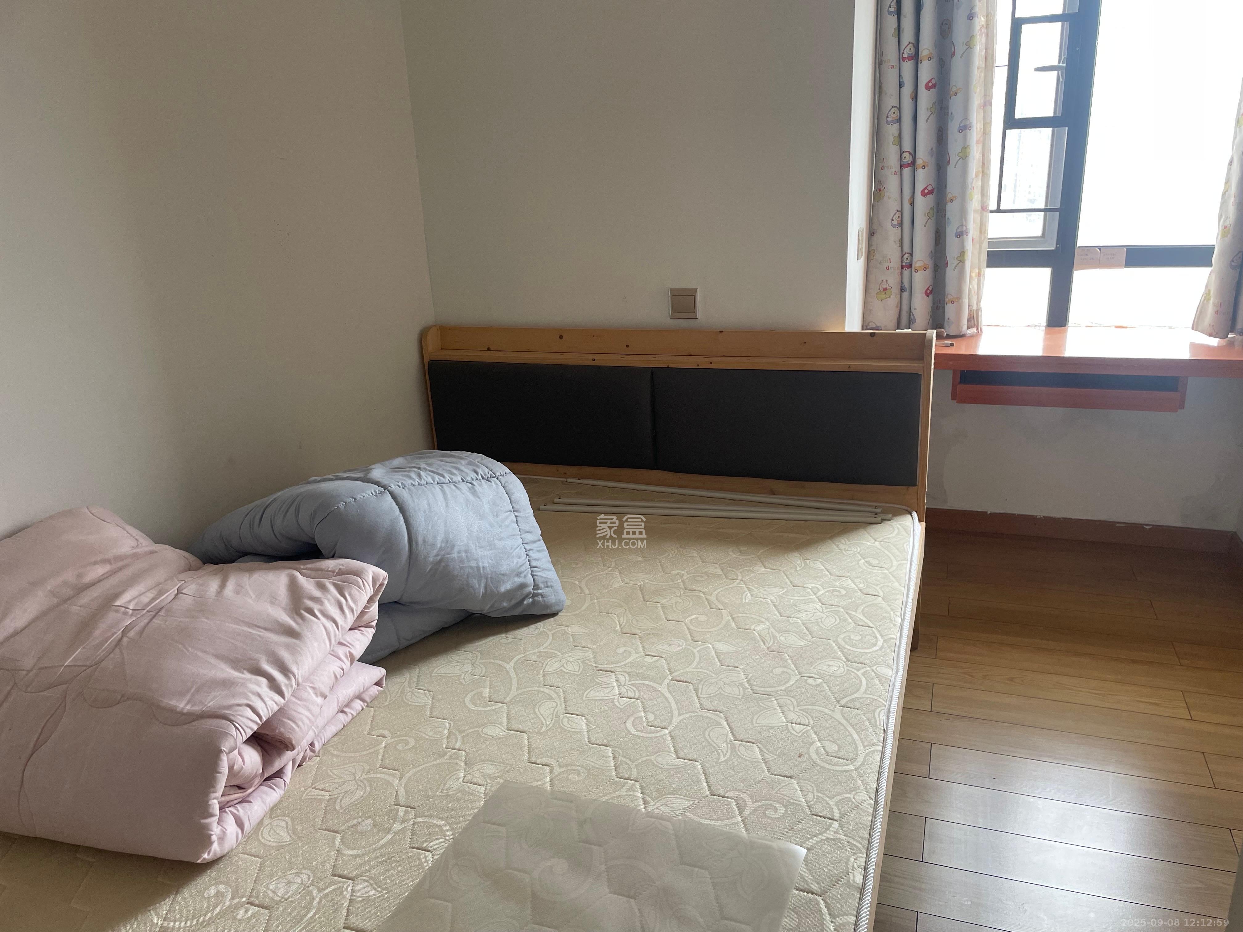 勤诚达新界  3室2厅1卫   1800.00元/月室内图