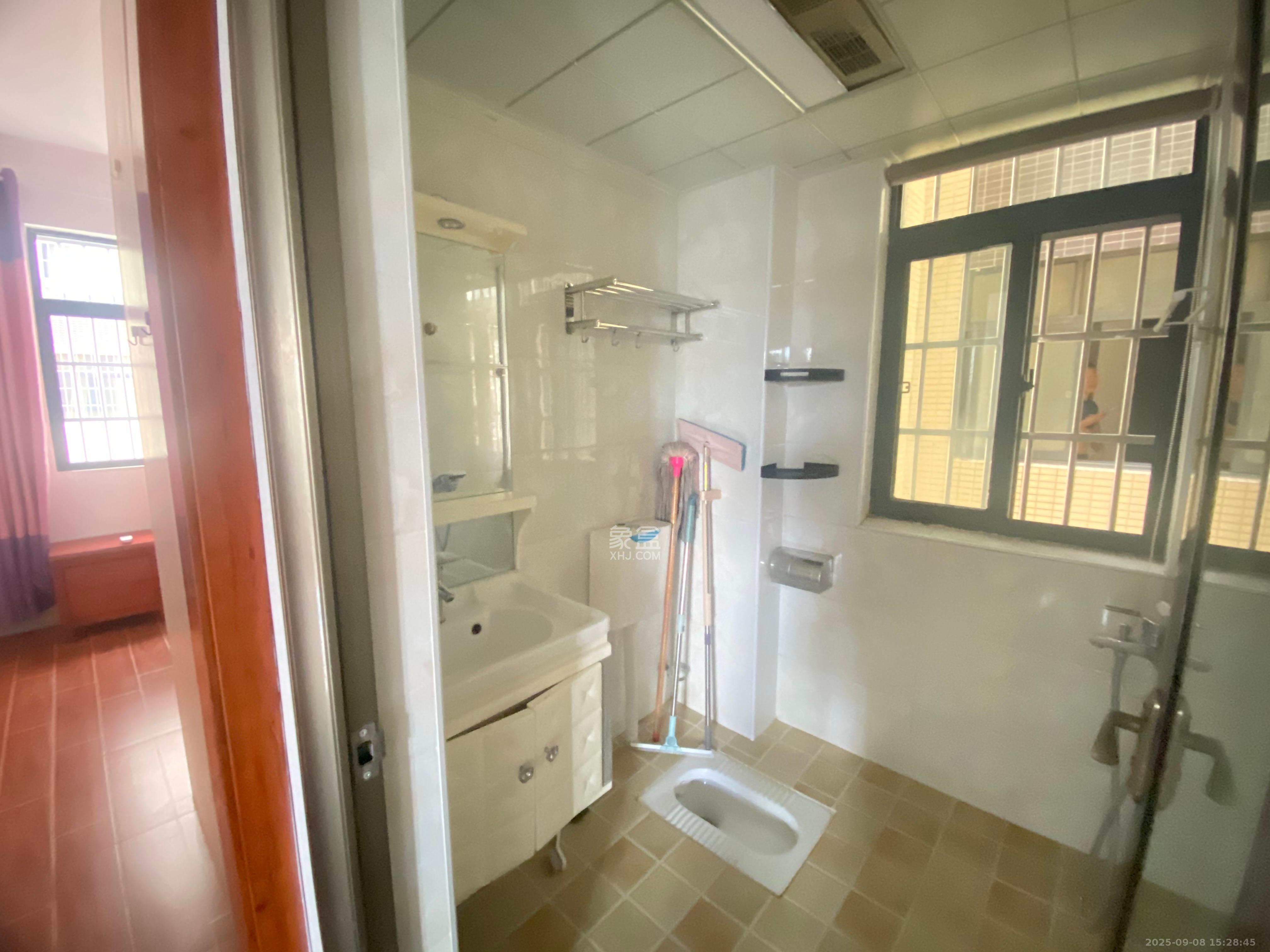 景塘家园  3室1厅1卫    2100.0元/月室内图