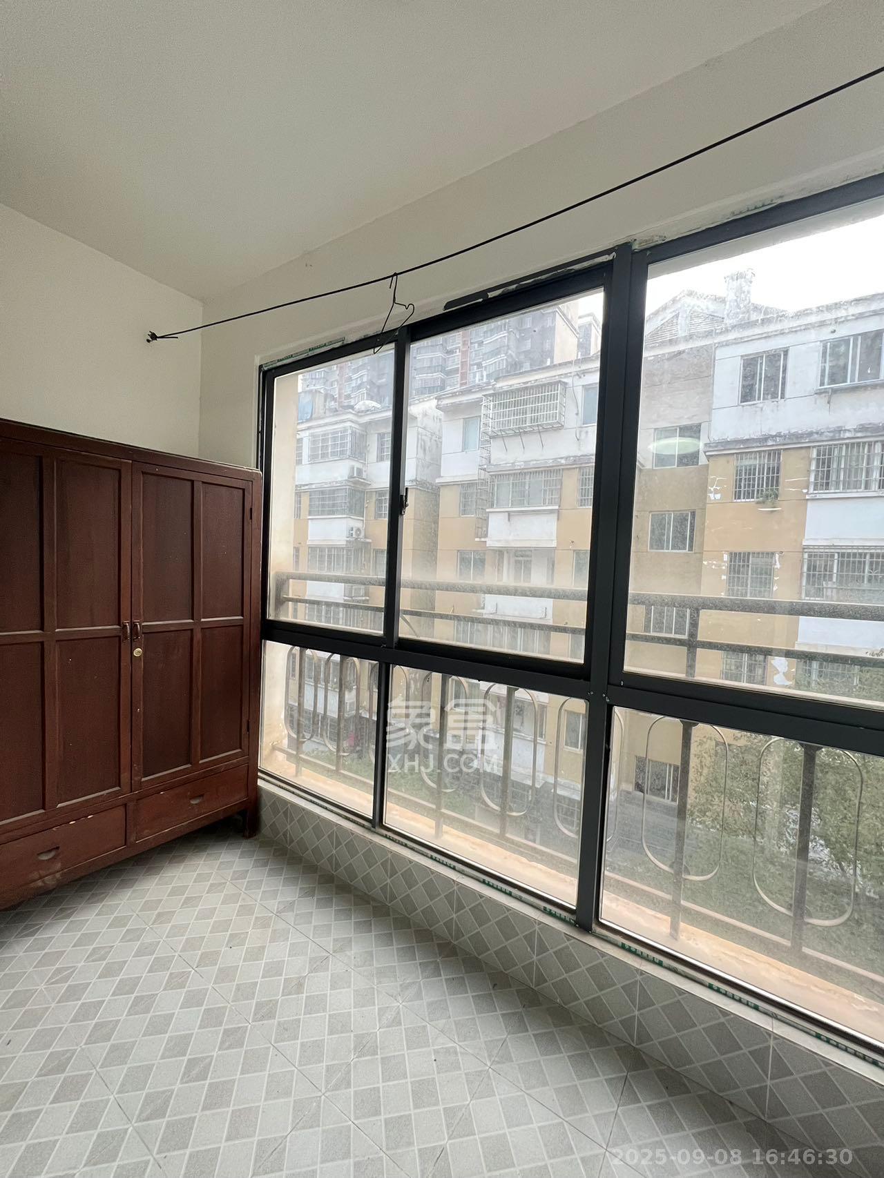 红树湾 3室2厅2卫 1800.0元/月 红树湾 3室2厅2卫 1800.0元/月室内图