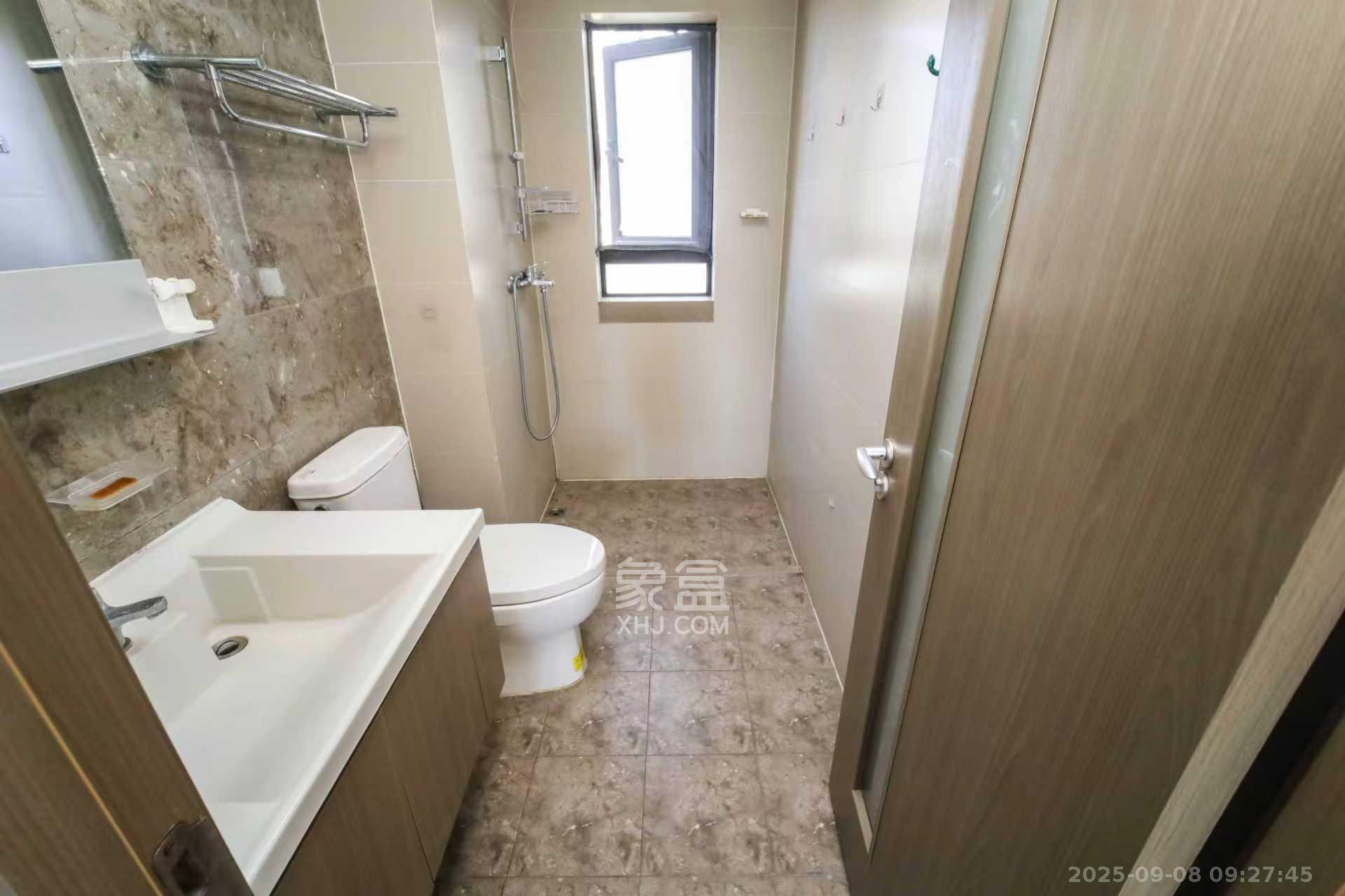 万科金域蓝湾 4室2厅2卫 3500.0元/月 万科金域蓝湾 4室2厅2卫 3500.0元/月室内图