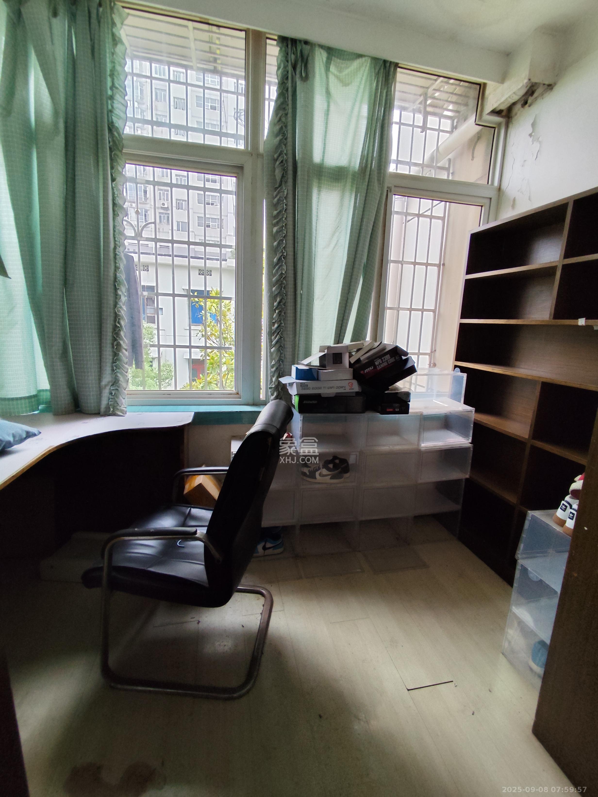 五一东村  2室2厅1卫    2000.0元/月室内图