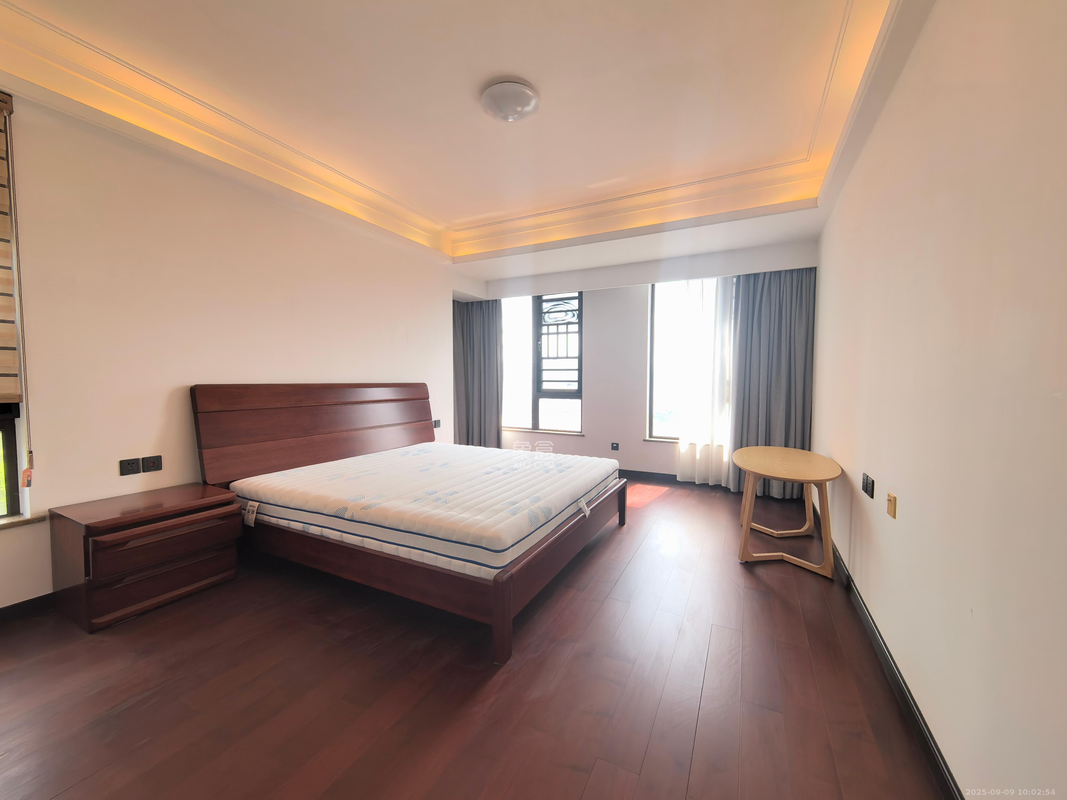 万科紫台  4室2厅2卫    6500.0元/月室内图