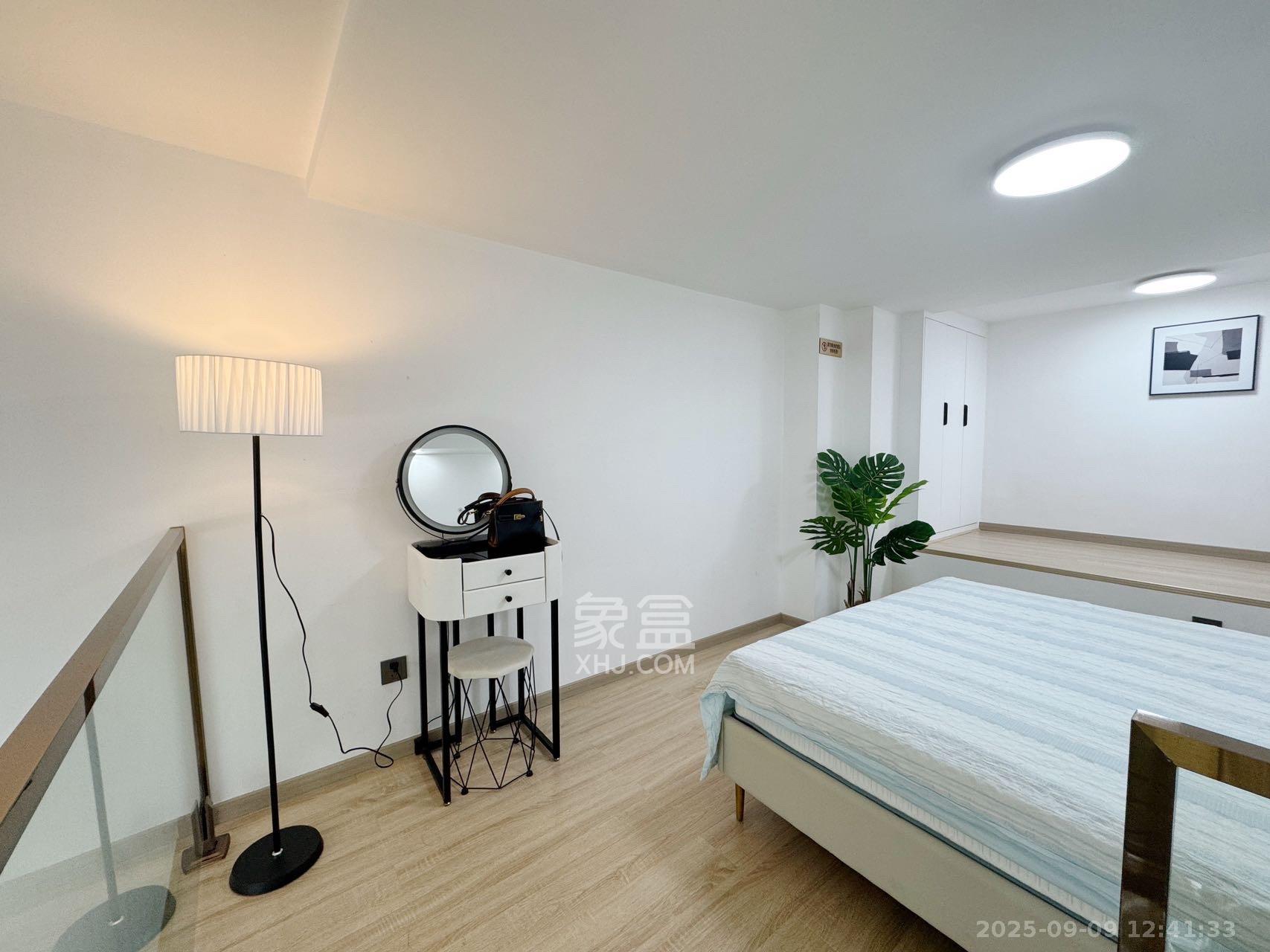 珠江花城好世界  1室1厅1卫    2200.0元/月 珠江花城好世界  1室1厅1卫    2200.0元/月室内图