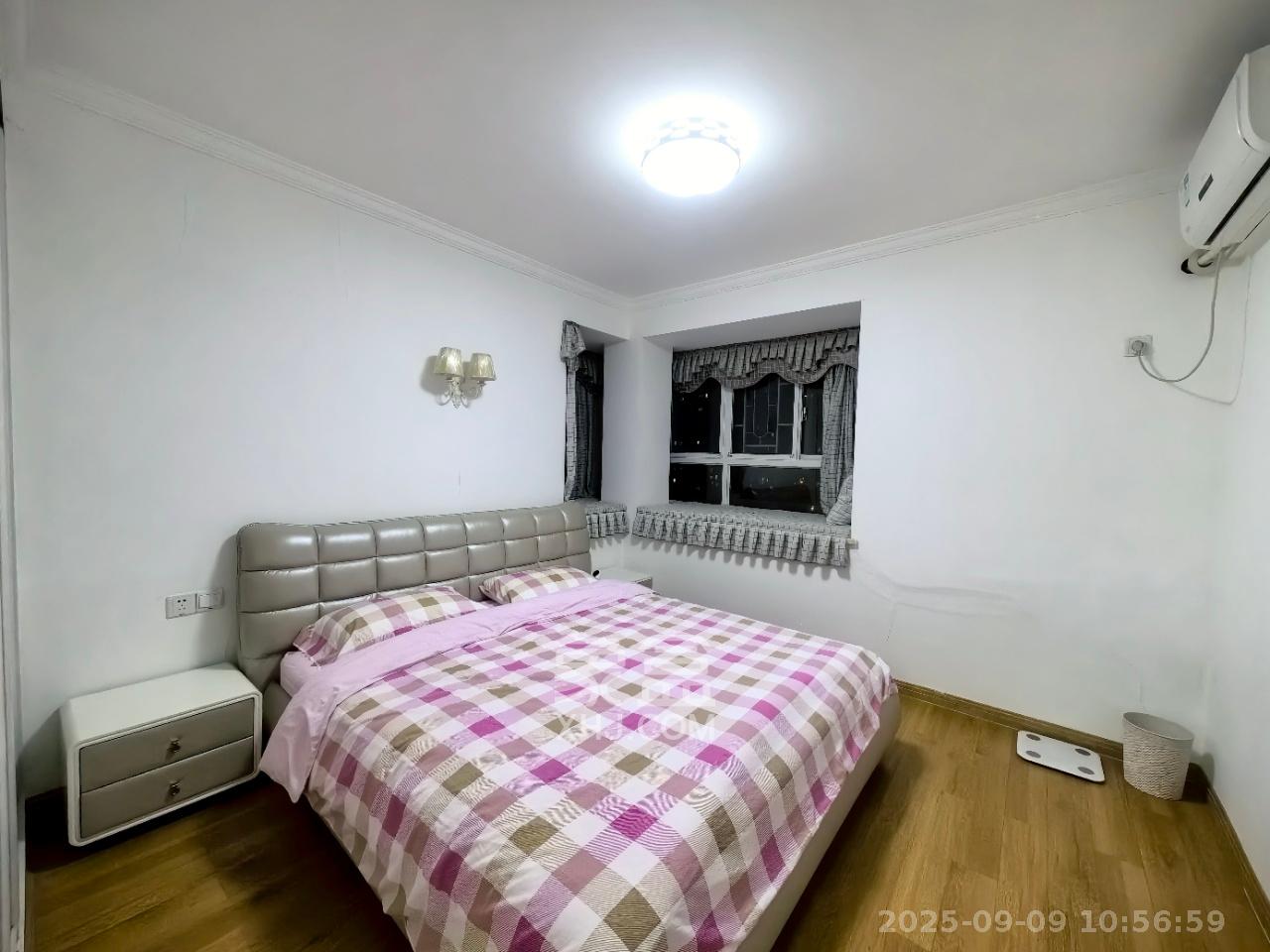 润芳园  4室2厅2卫    3200.0元/月 润芳园  4室2厅2卫    3200.0元/月室内图