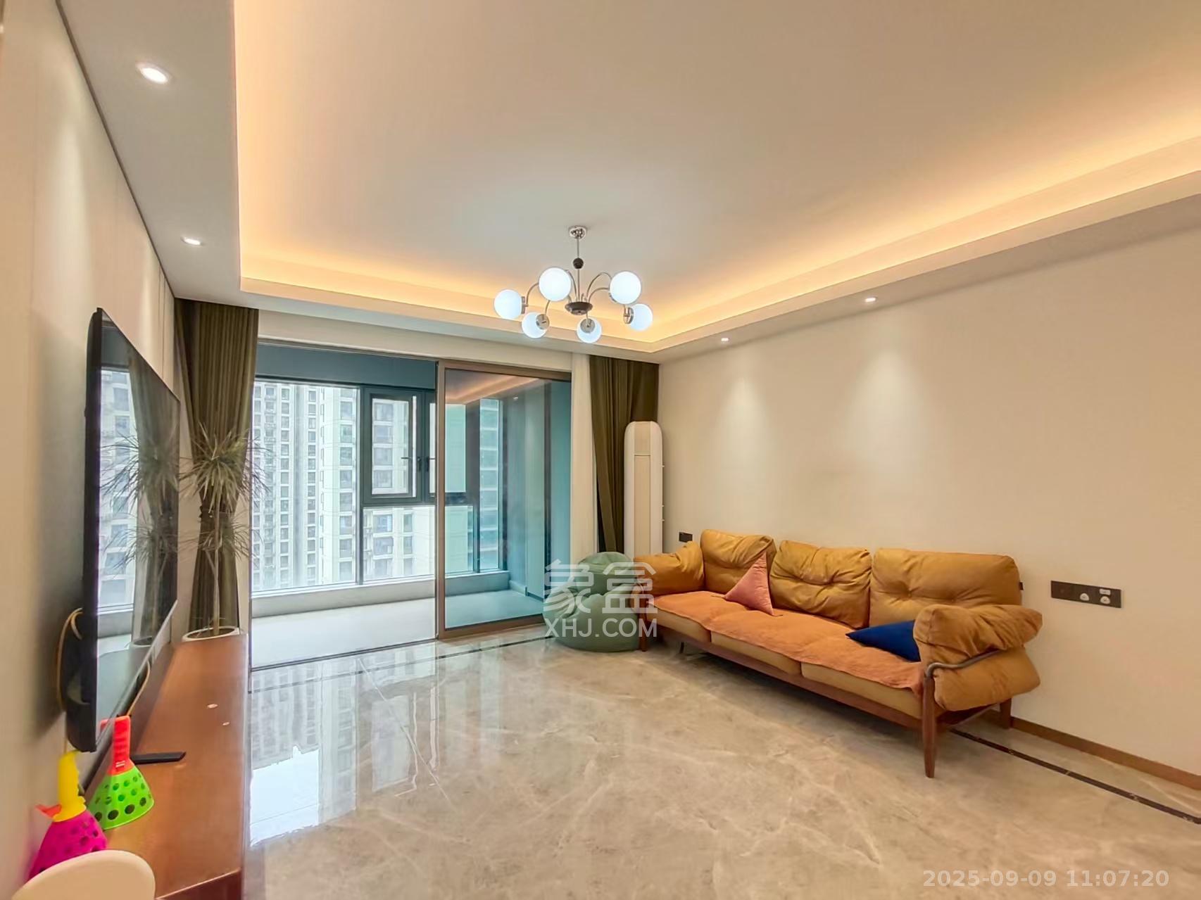 旭辉雨花郡  4室2厅2卫    4000.0元/月 旭辉雨花郡  4室2厅2卫    4000.0元/月室内图