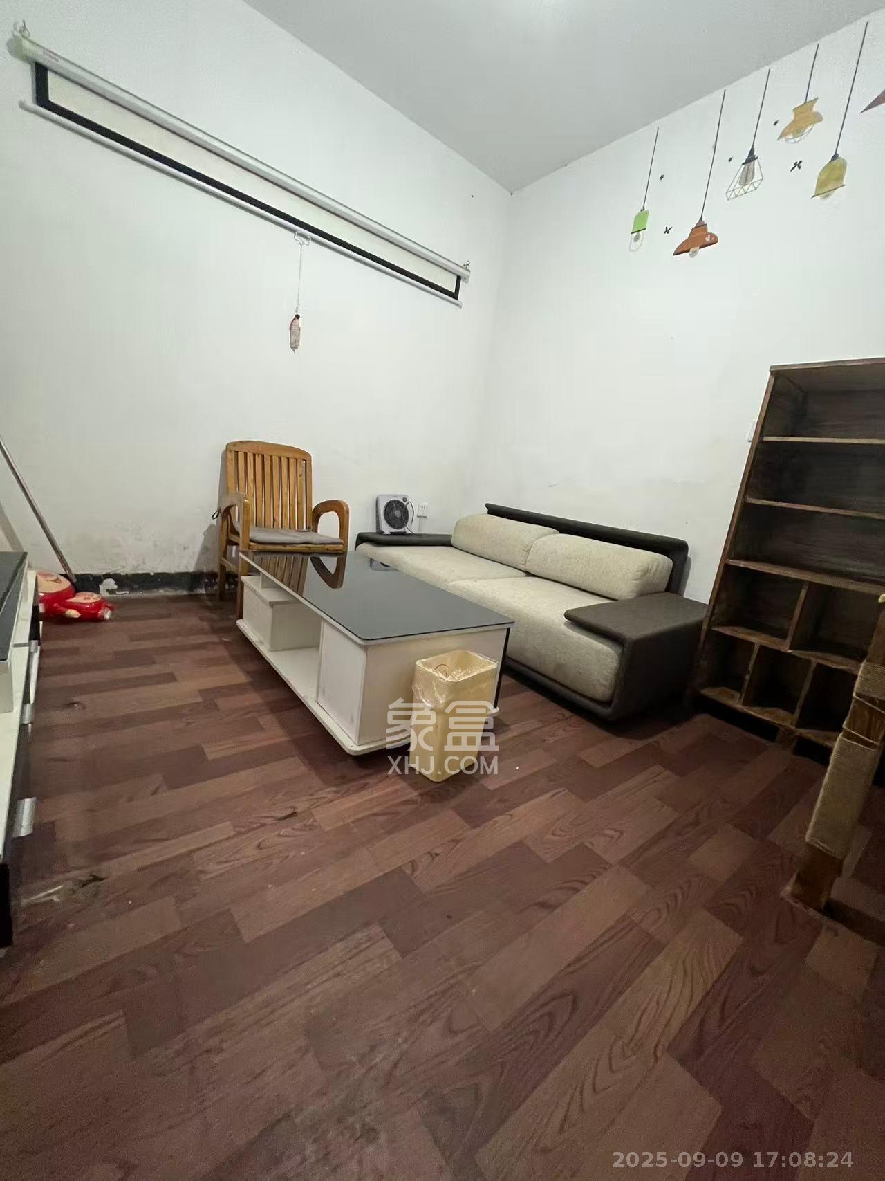 崇文里、崇圣里散盘 3室1厅1卫 1650.0元/月 崇文里、崇圣里散盘 3室1厅1卫 1650.0元/月室内图