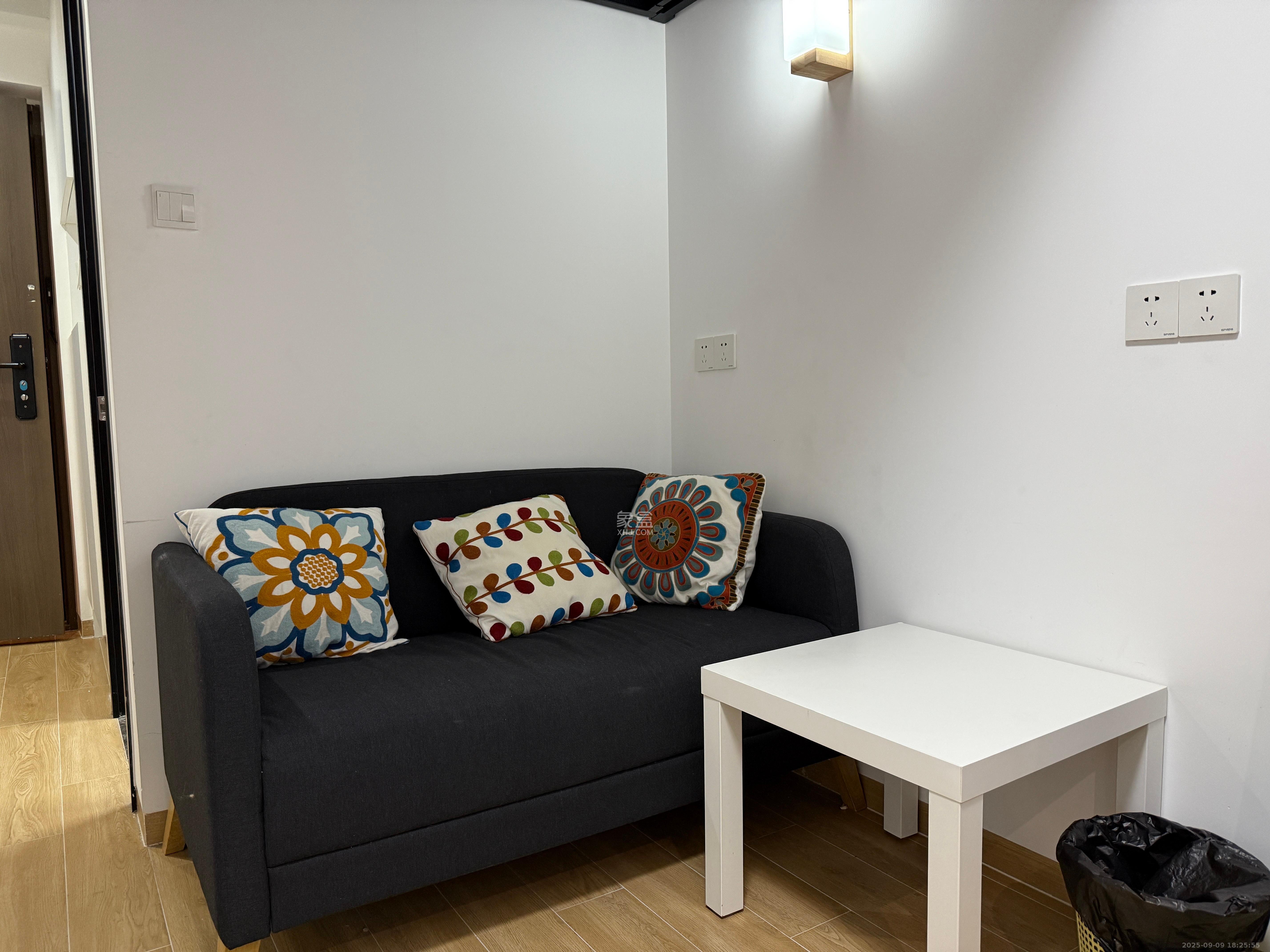 龙湖铂金岛 1室1厅1卫 1500.0元/月 龙湖铂金岛 1室1厅1卫 1500.0元/月室内图