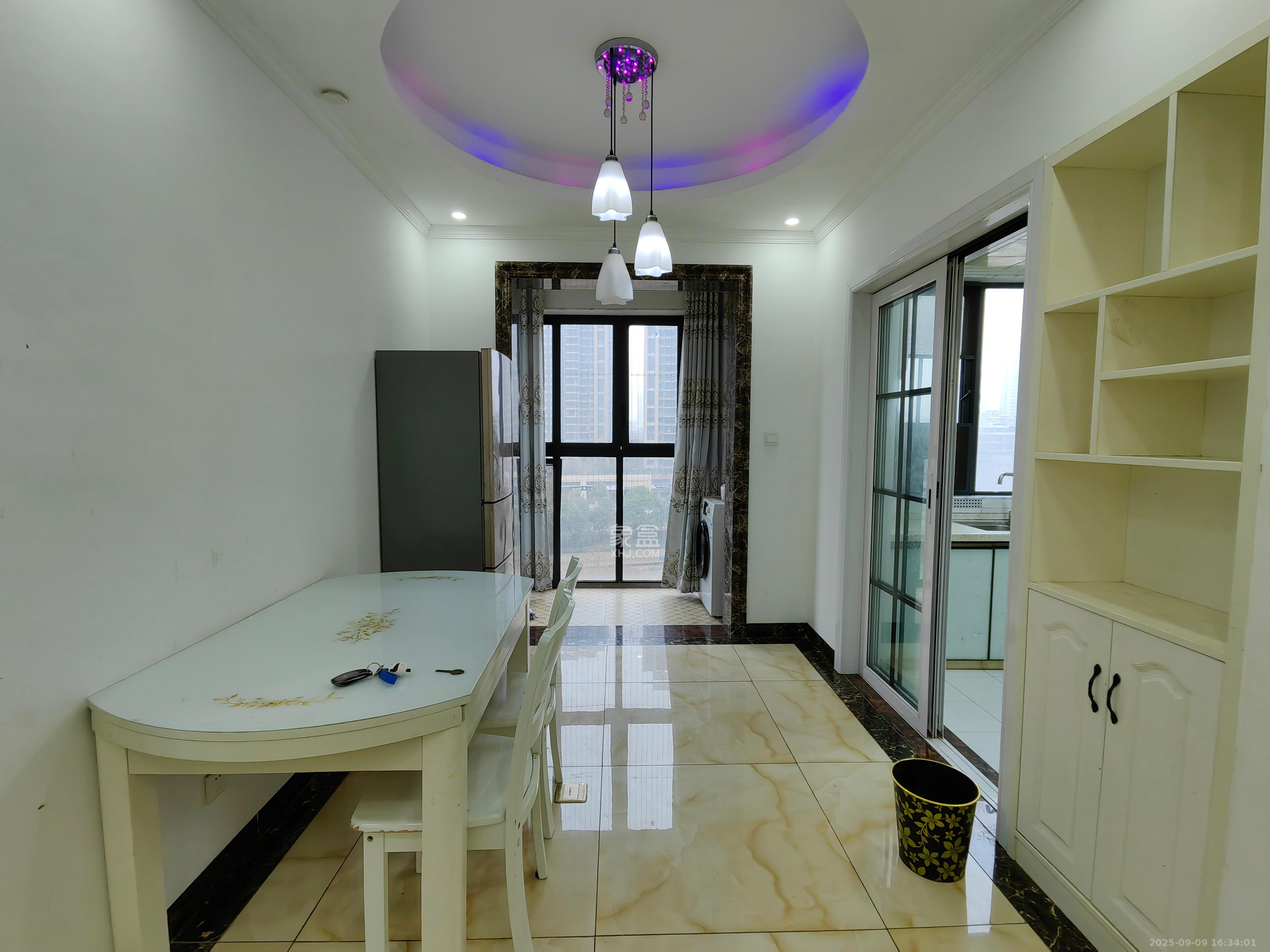 中建梅溪湖中心  4室2厅2卫    3500.0元/月室内图