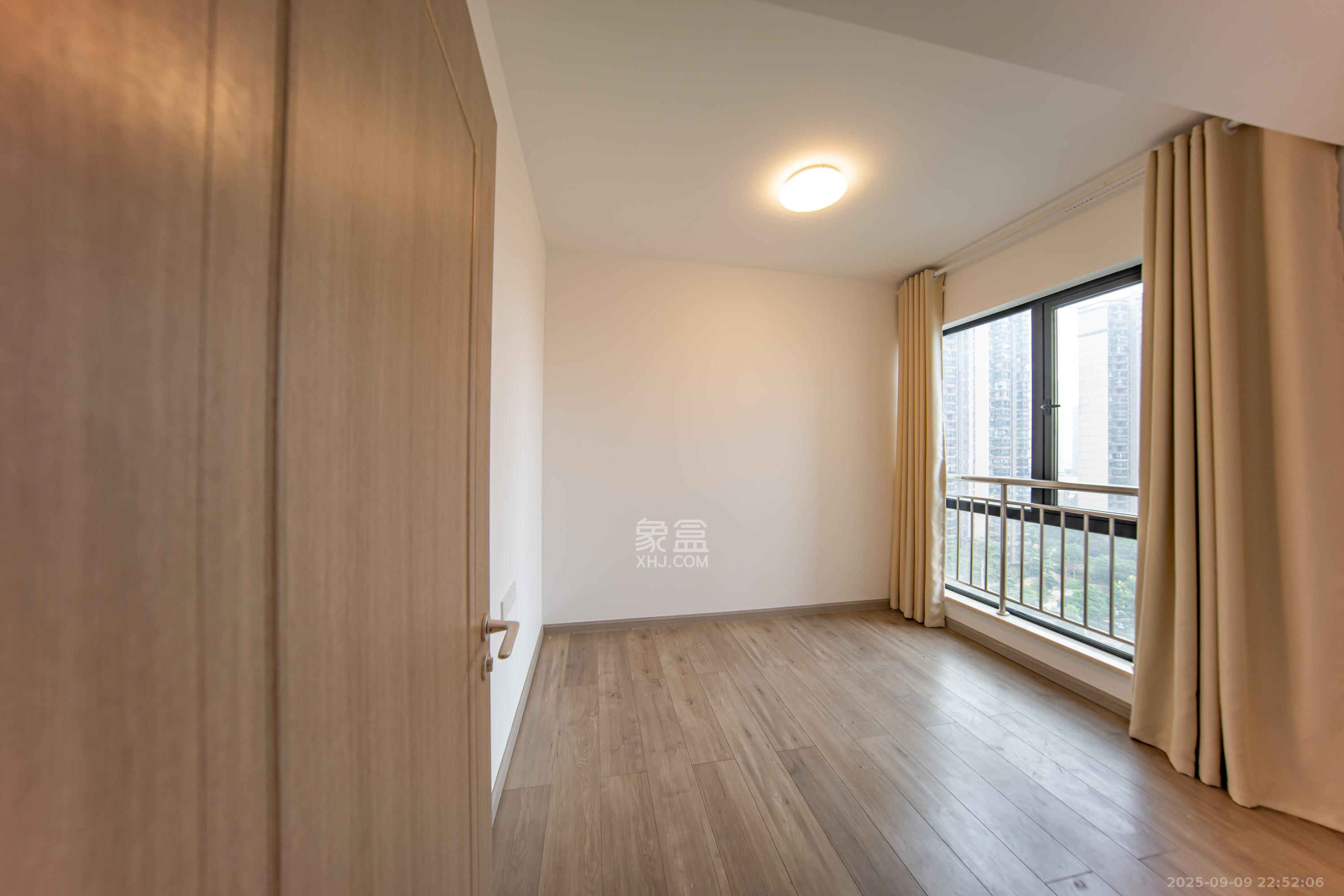 建投象山国际  3室2厅2卫    129.0万 建投象山国际  3室2厅2卫    129.0万卧室