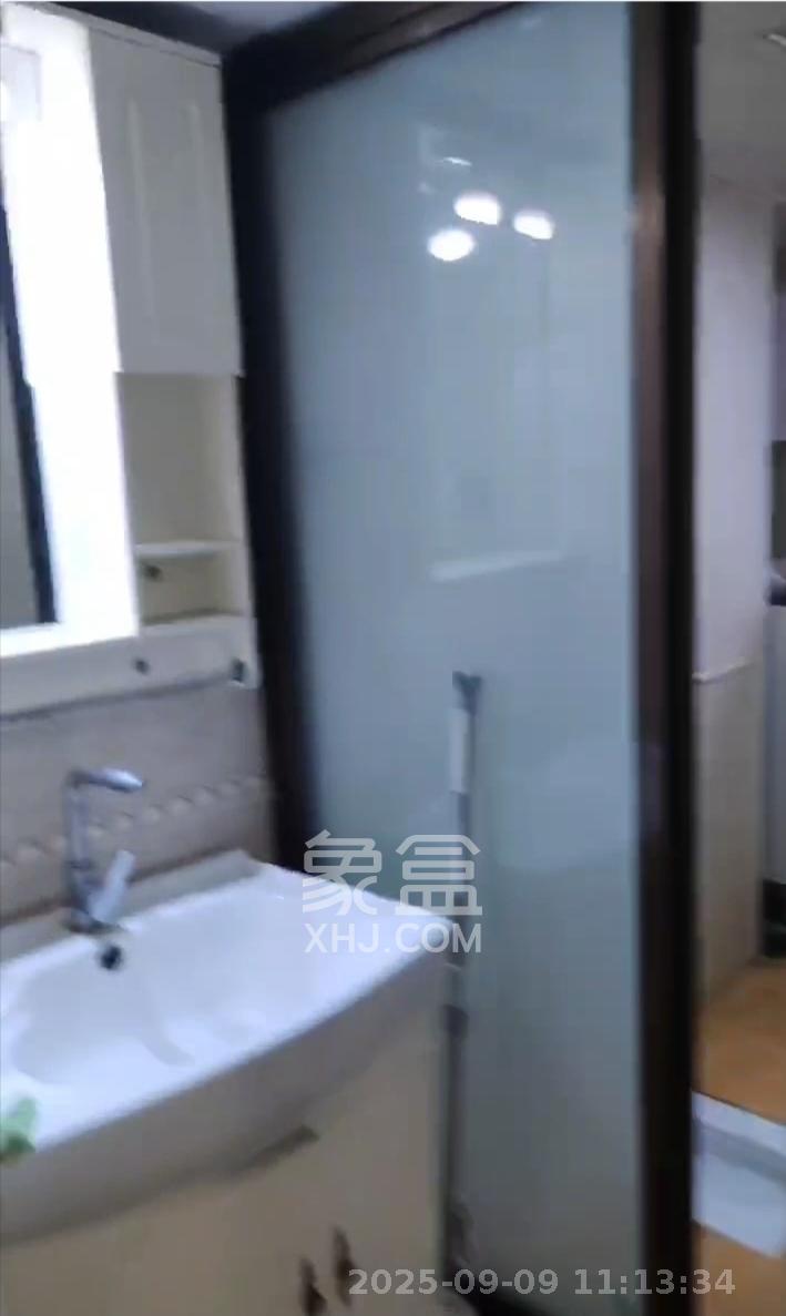 盛地春天里  2室1厅1卫    1600.0元/月 盛地春天里  2室1厅1卫    1600.0元/月室内图