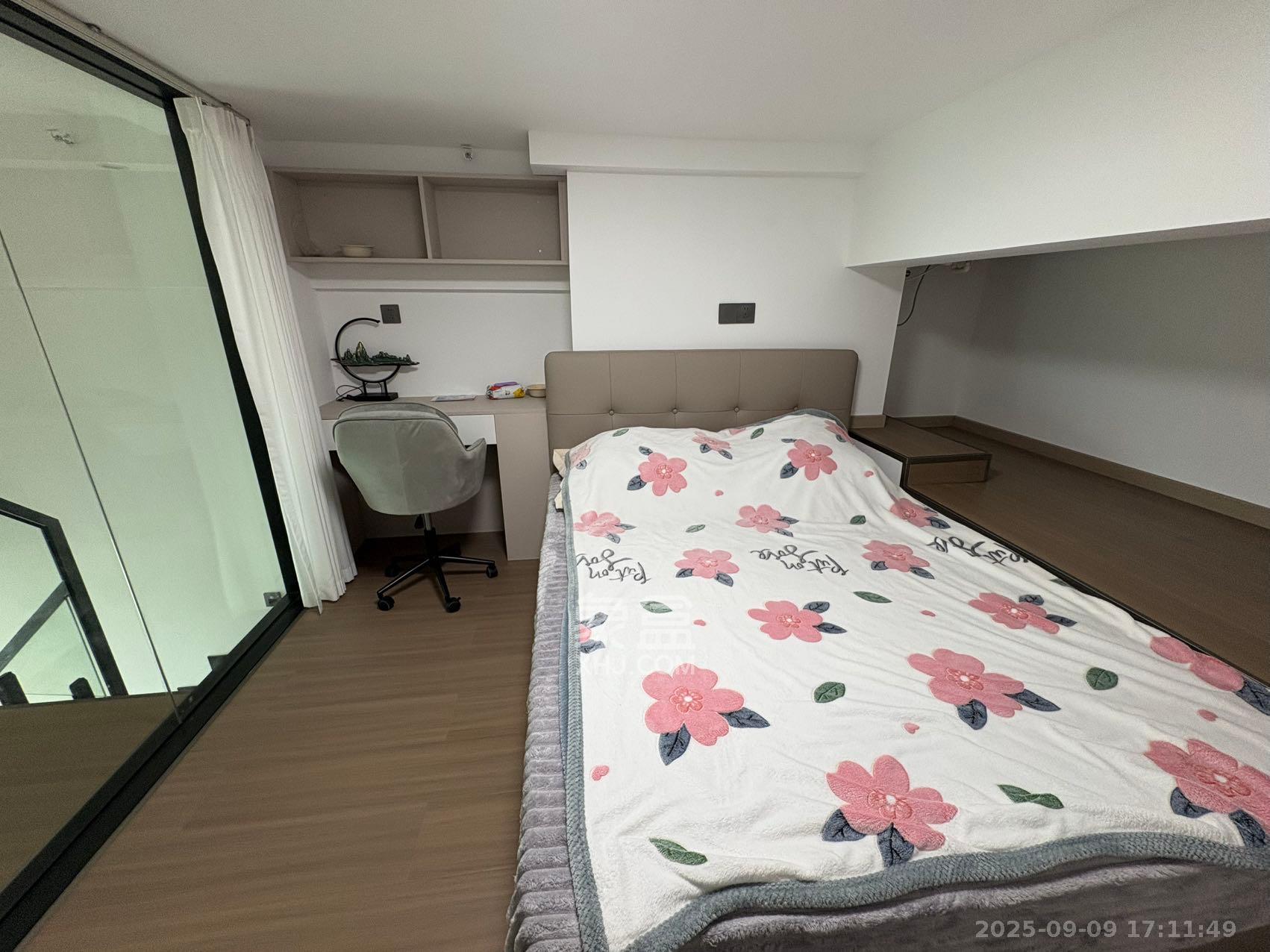 绿地V岛  2室1厅1卫   2800.00元/月室内图