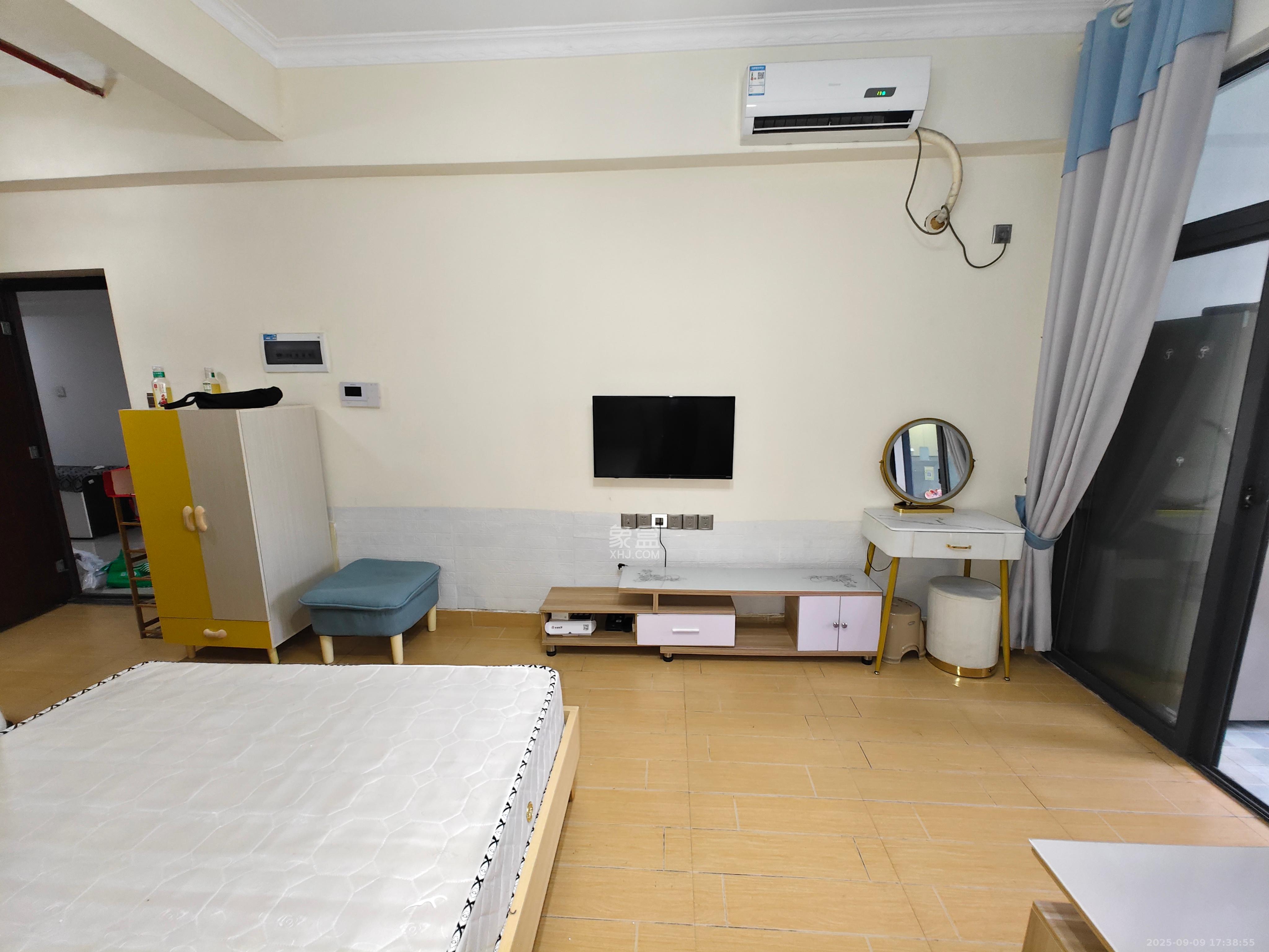 和隆花半里  1室1厅1卫    1700.0元/月室内图