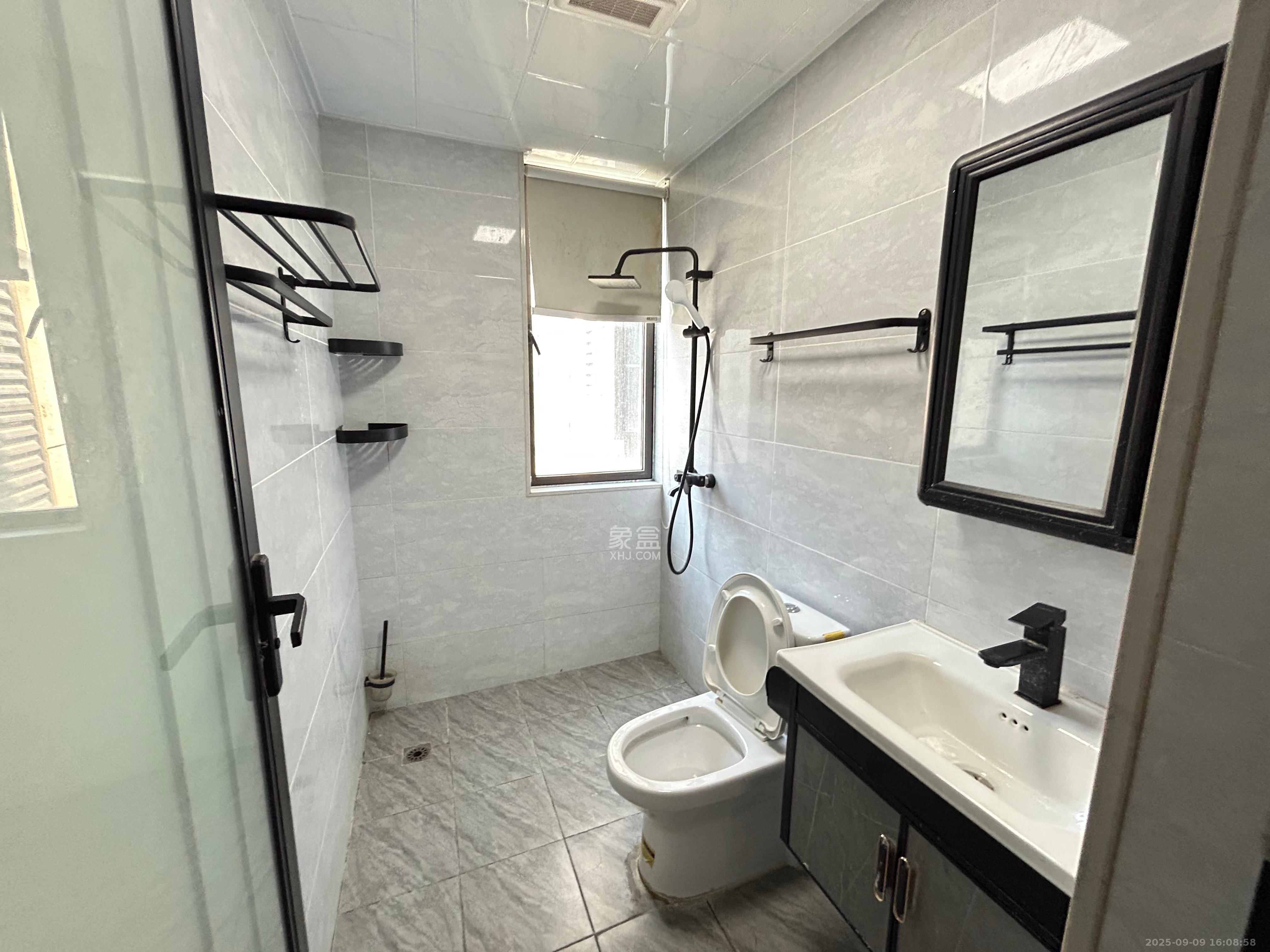 润和湘江天地C区  2室2厅2卫    3300.0元/月室内图